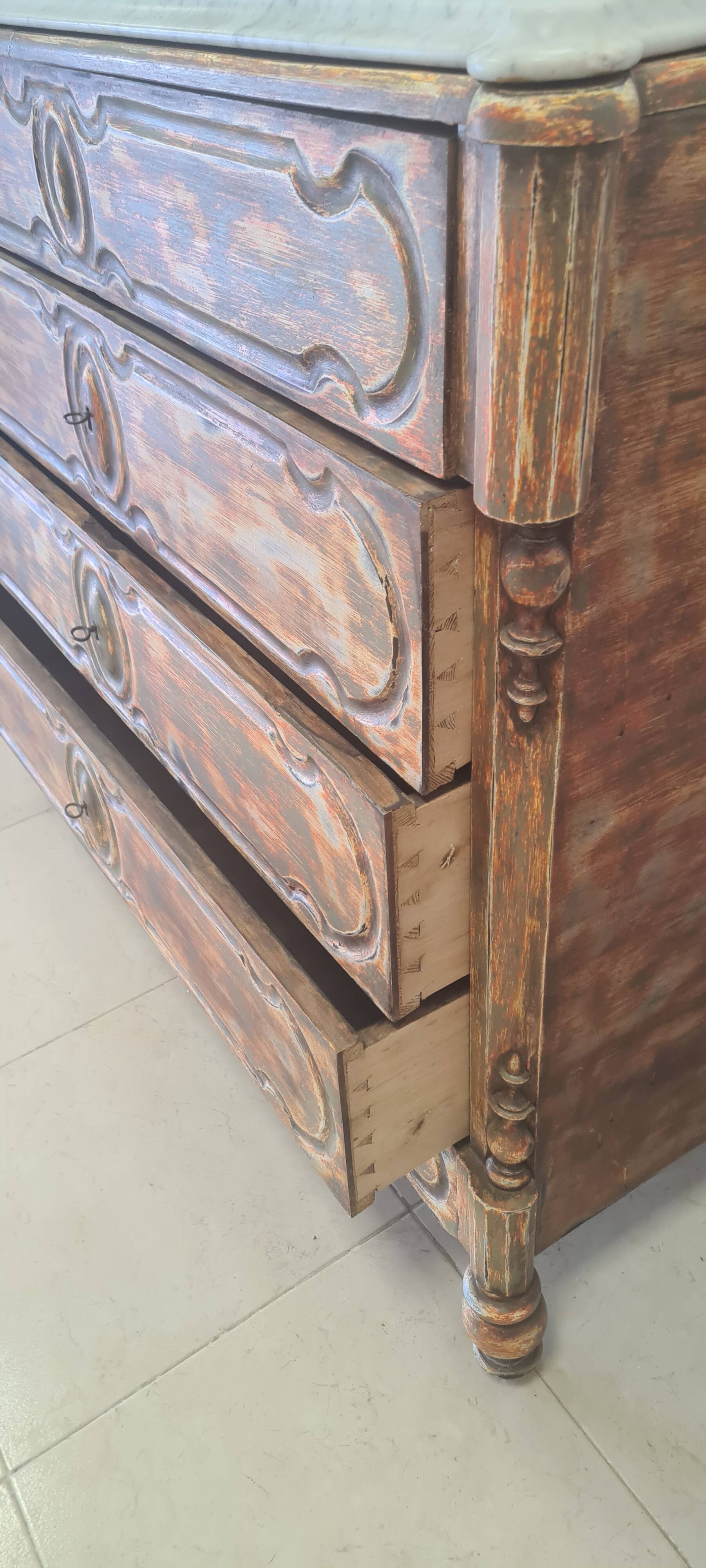 commode ancienne belle patine prof  4 t  l118x56h110 tres belle