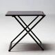 Ensemble de cinq tables d'appoint modernes en palissandre danois.