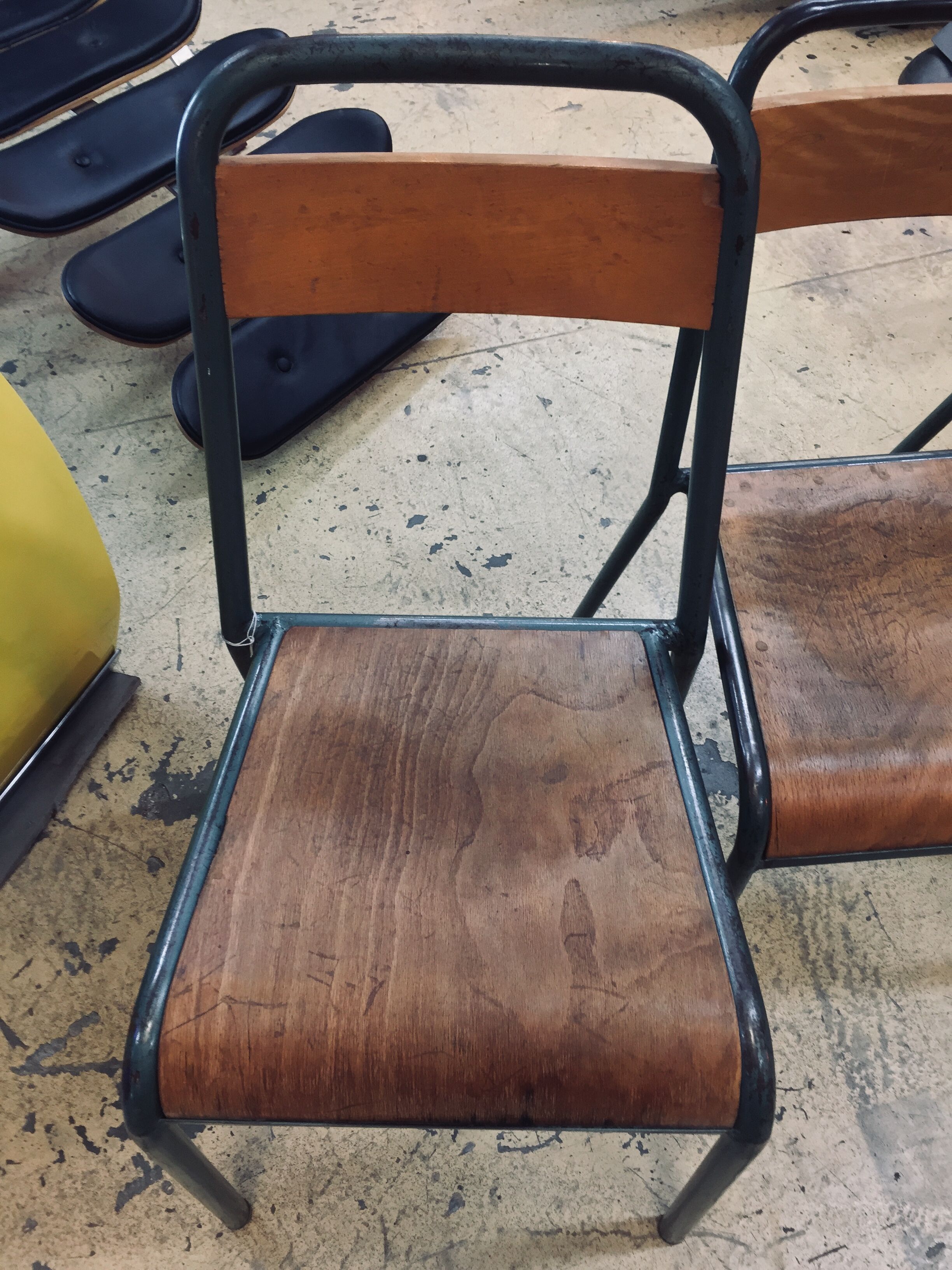 Authentique chaise d'école Stella