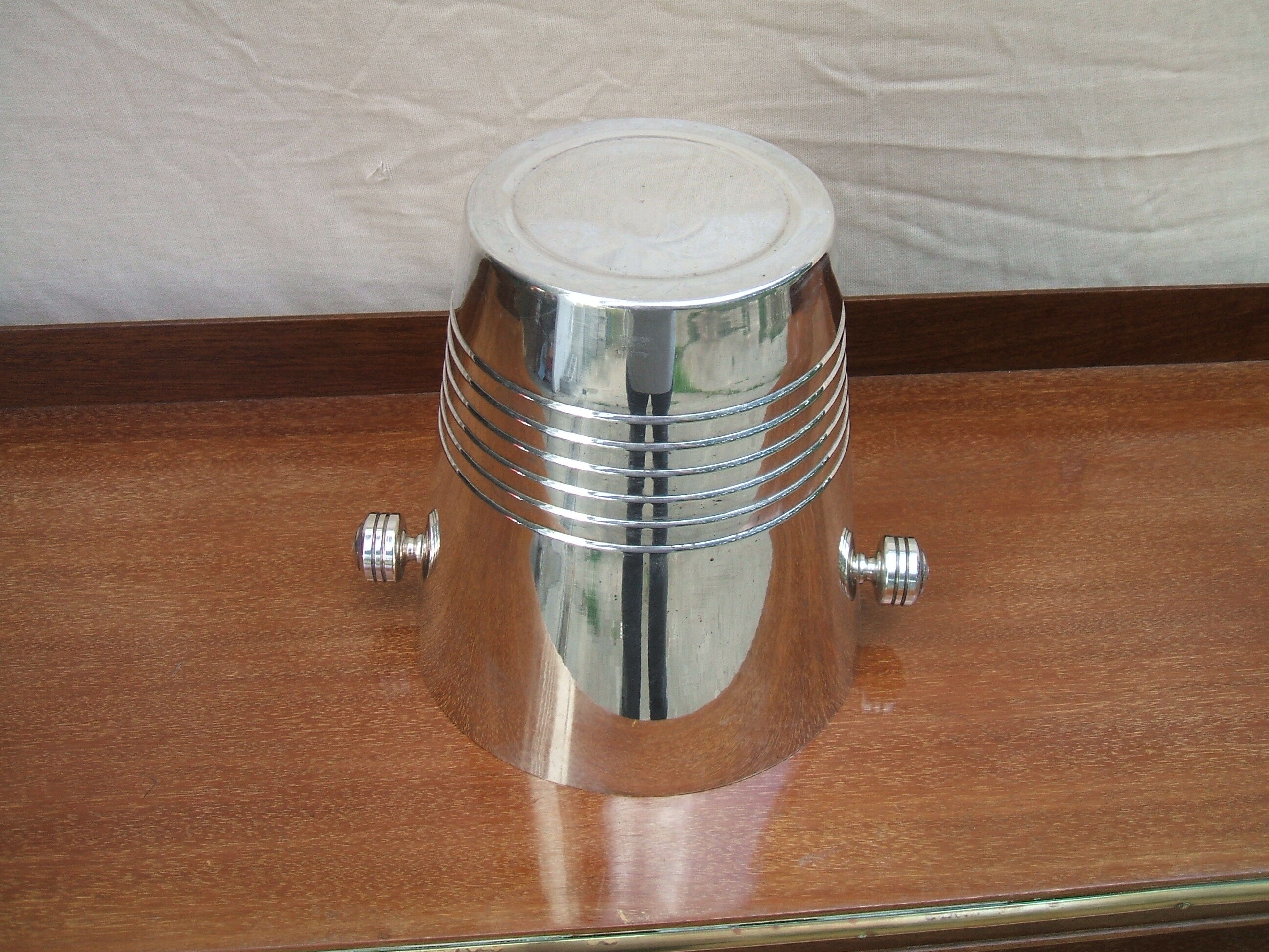 Silver metal champagne bucket