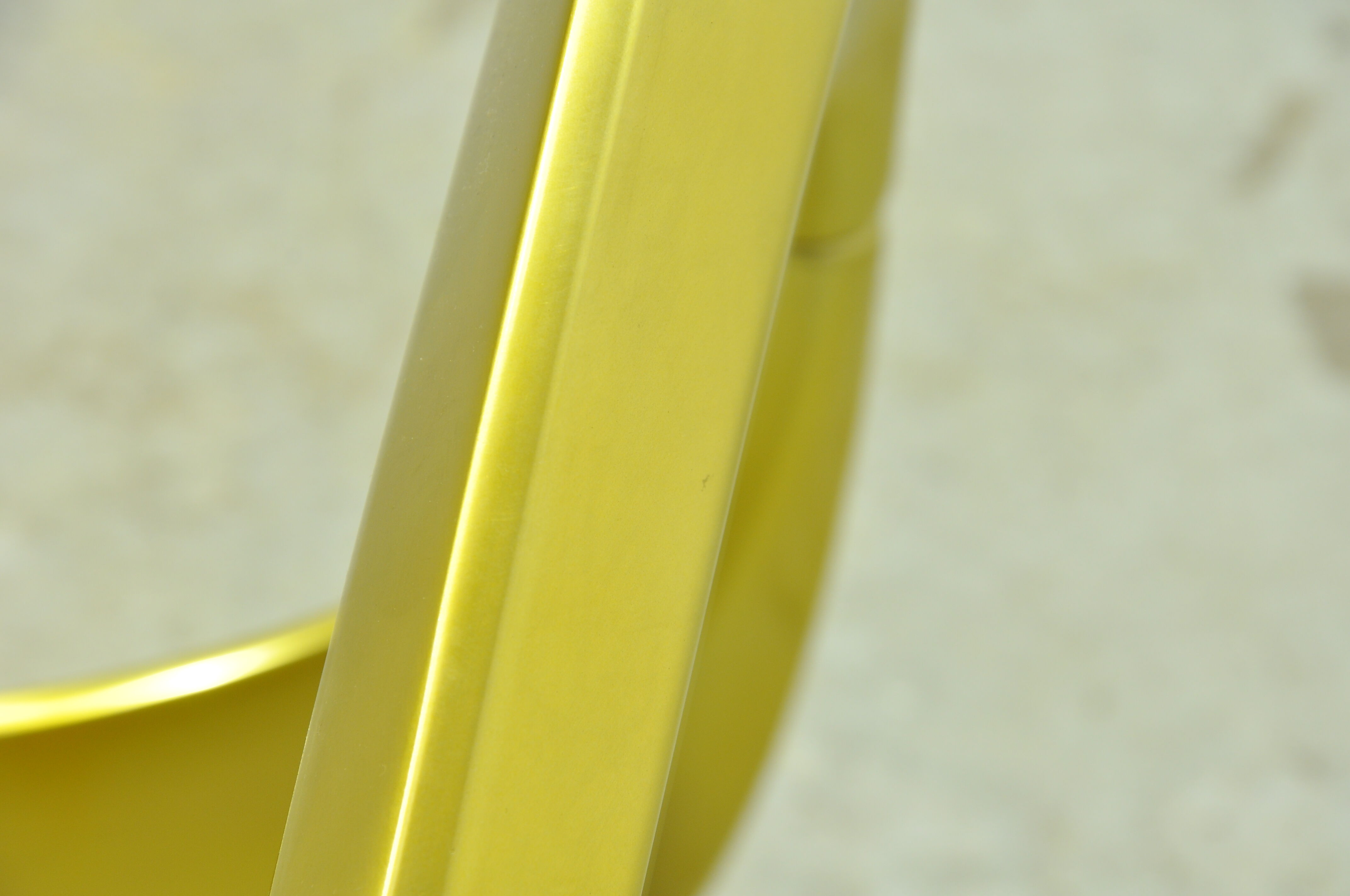 Table low Snake Knut Hesterberg