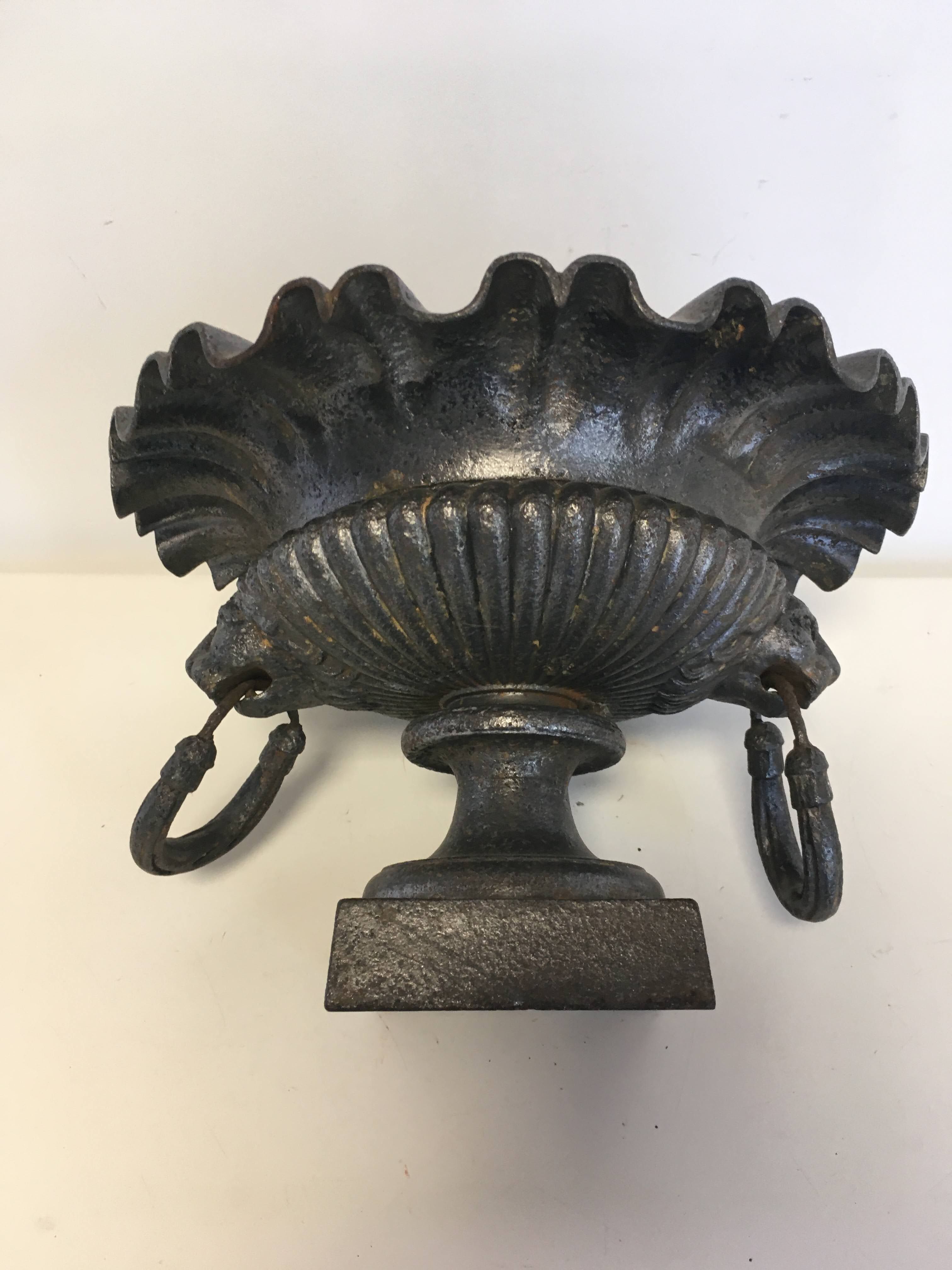 Cast-iron Medici vase