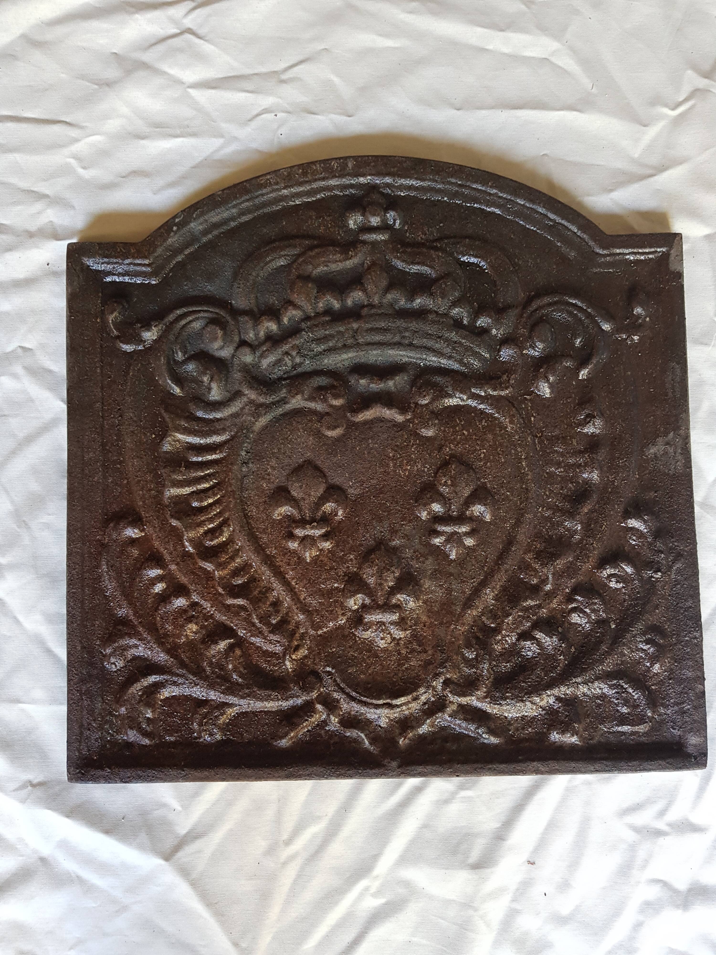 Cast iron fireplace plate