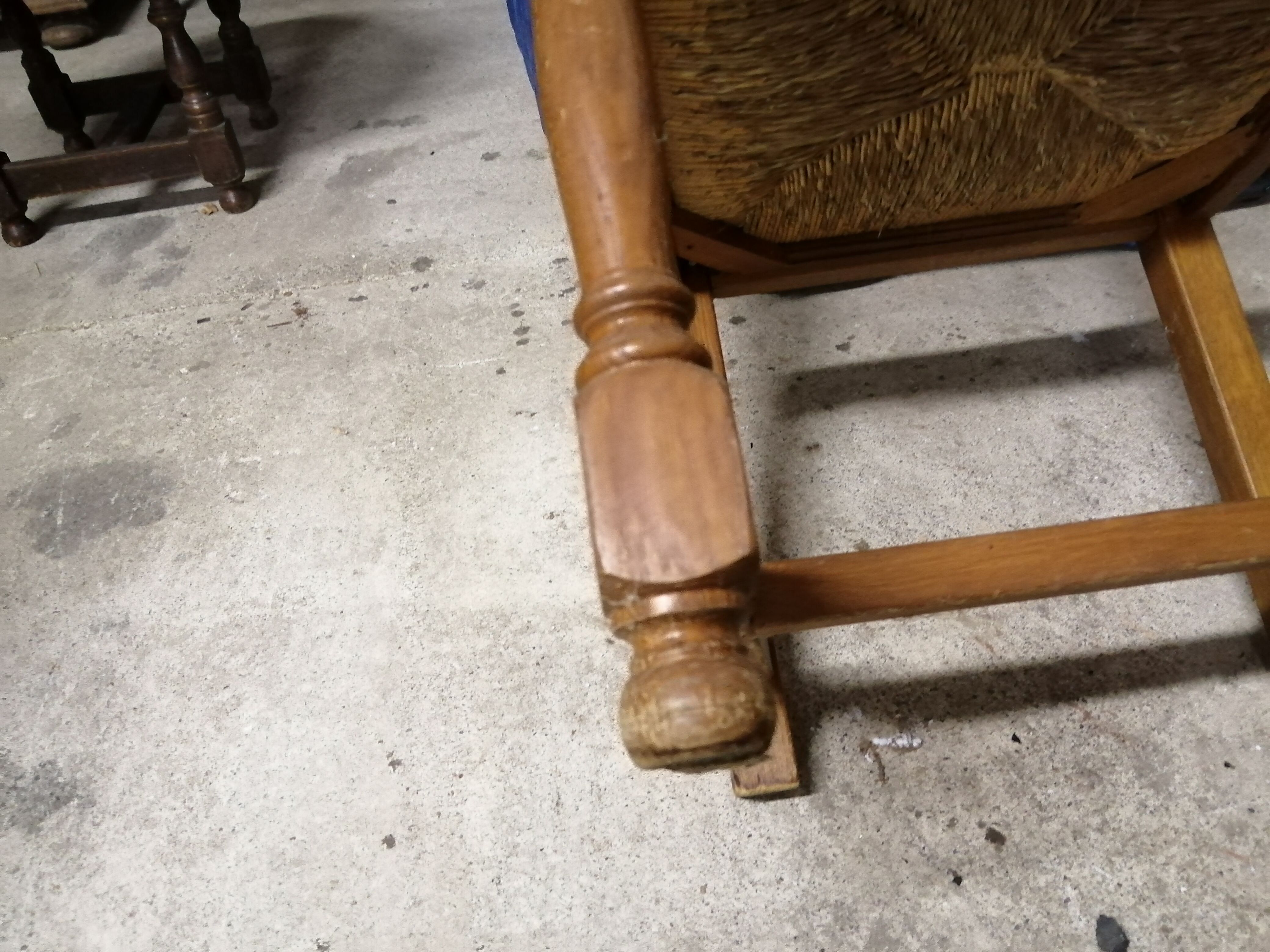 Country armchair in solid oak