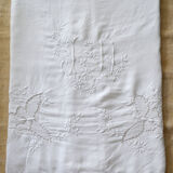 Drap ancien en lin broderie et monogramme
