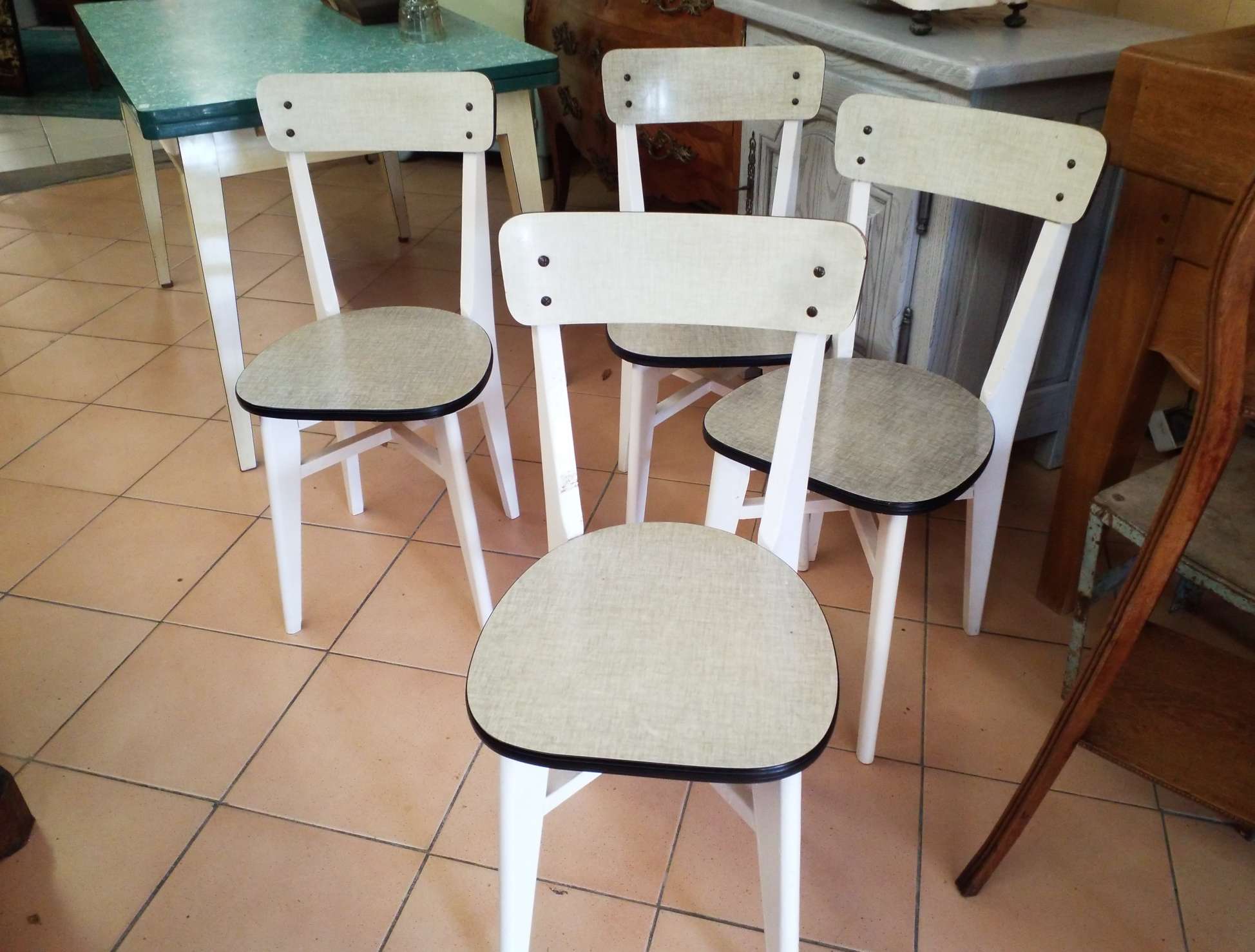 4 Mado chairs