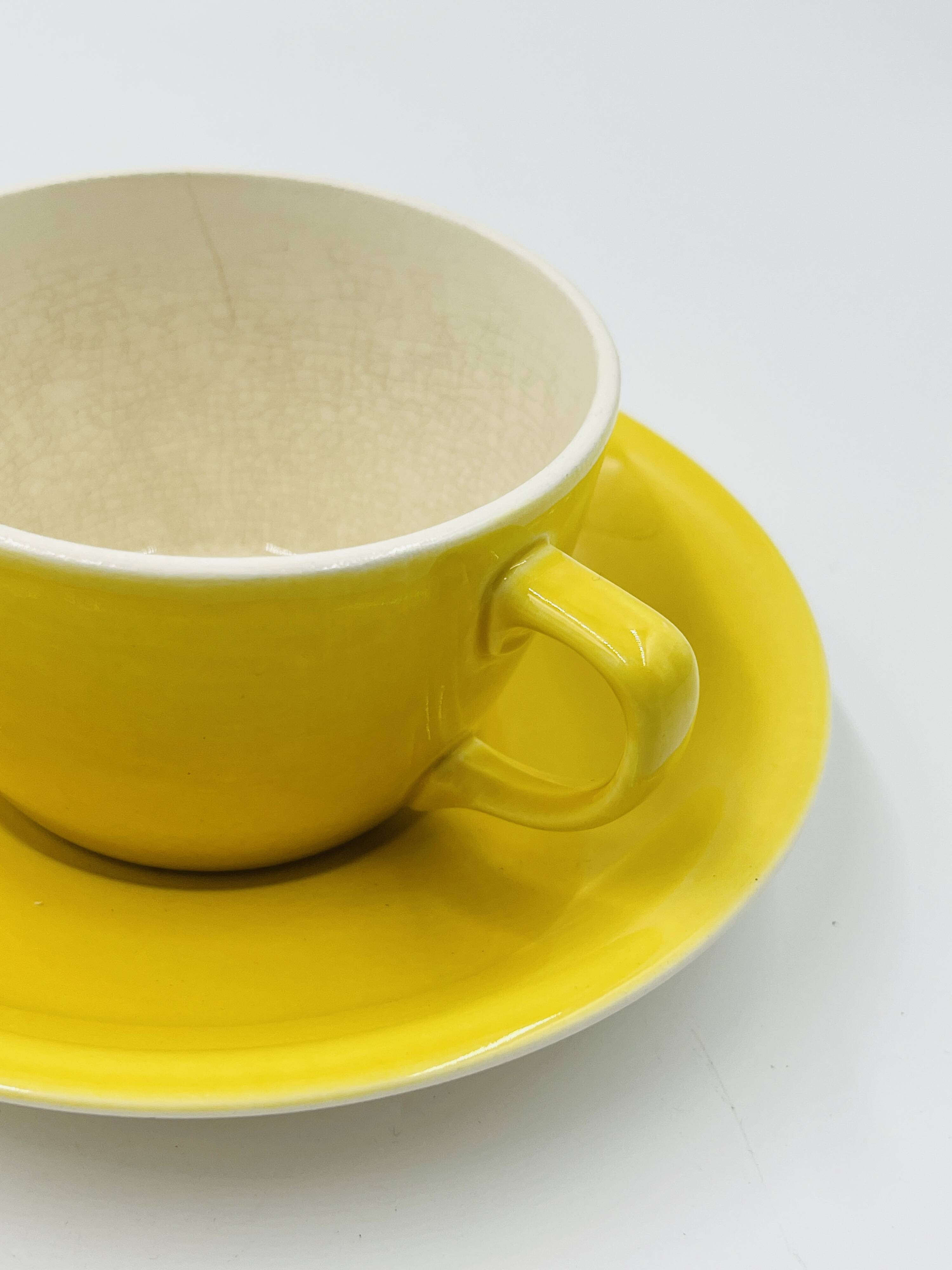 Service 10 tasses jaune Boch Belgique vintage