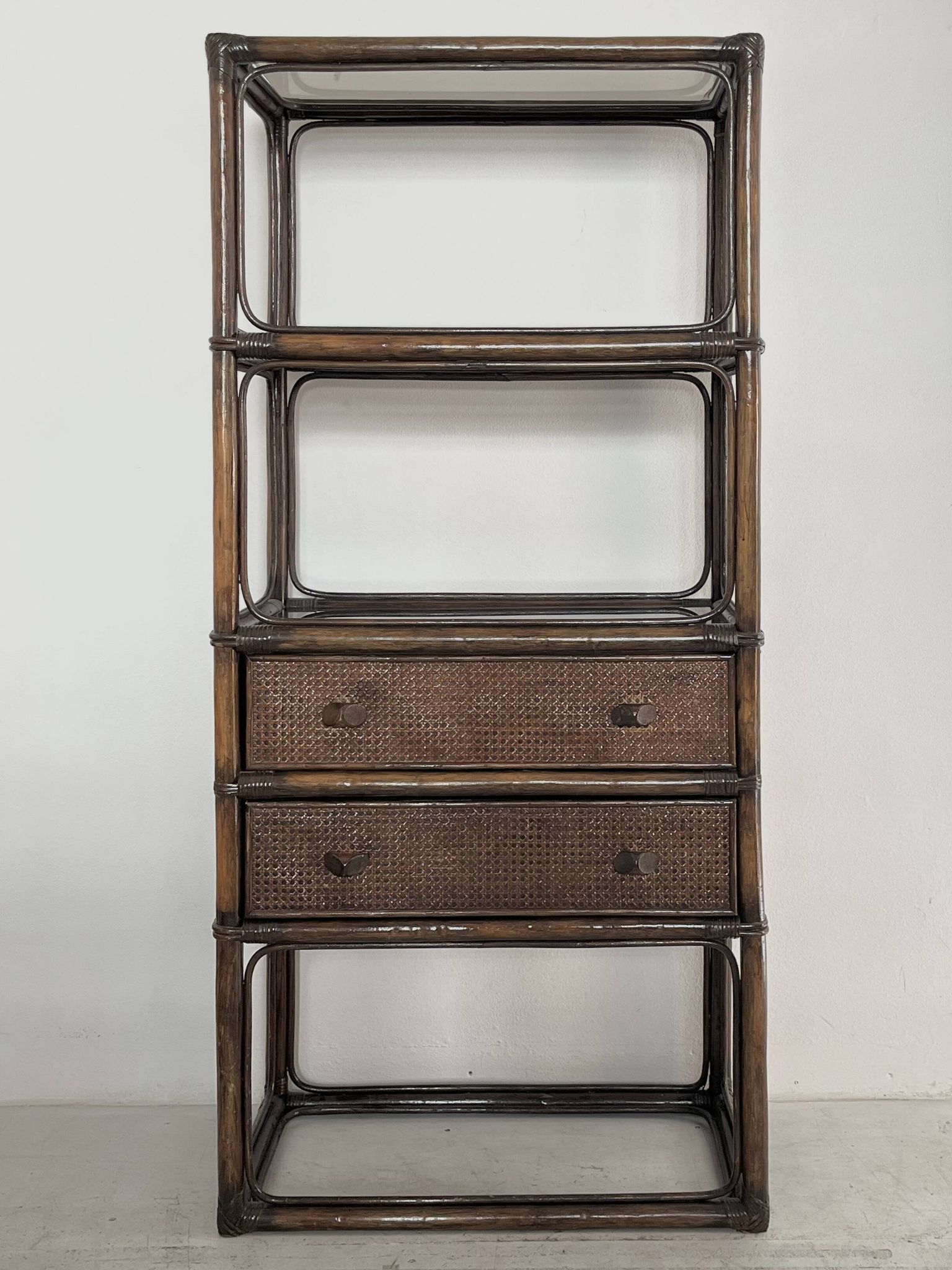Etagere et commode en rotin