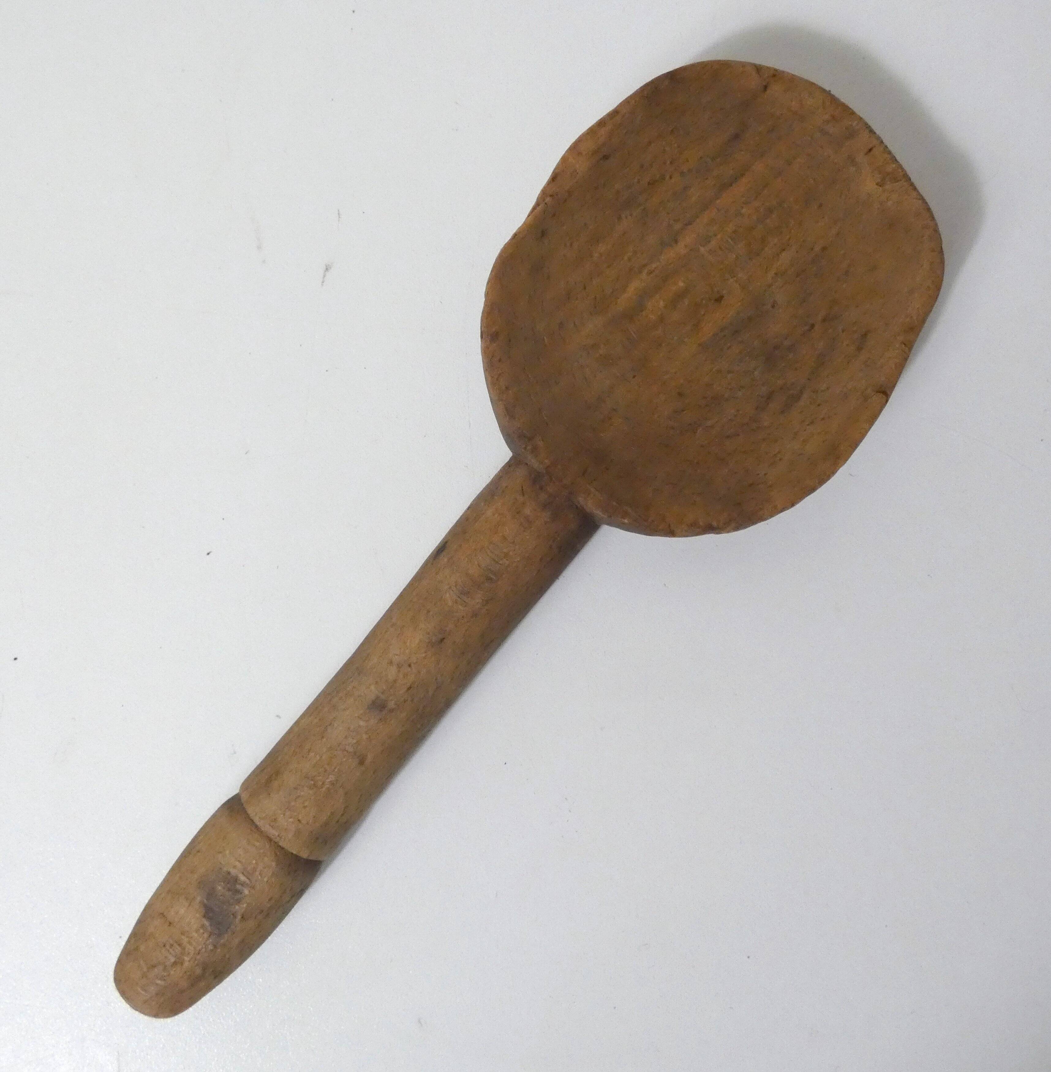 ancienne cuillère en bois