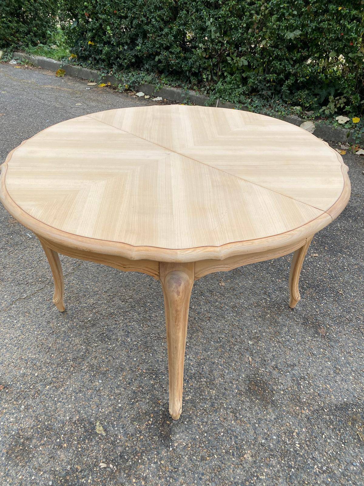 Louis XV style oval extendable round table renovated in raw wood