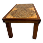 Table basse brutaliste en bois et carreaux vintage
