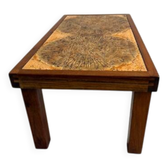 Table basse brutaliste en bois et carreaux vintage
