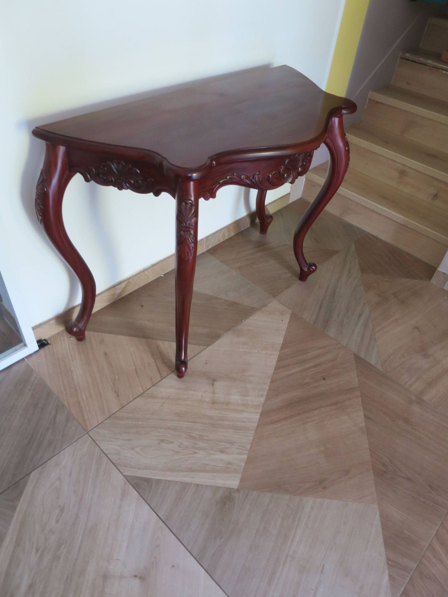 Console with curved legs - mahogany - Louis XV style - carved wood