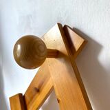 Extendable coat rack with 7 hooks