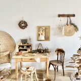 Farm table