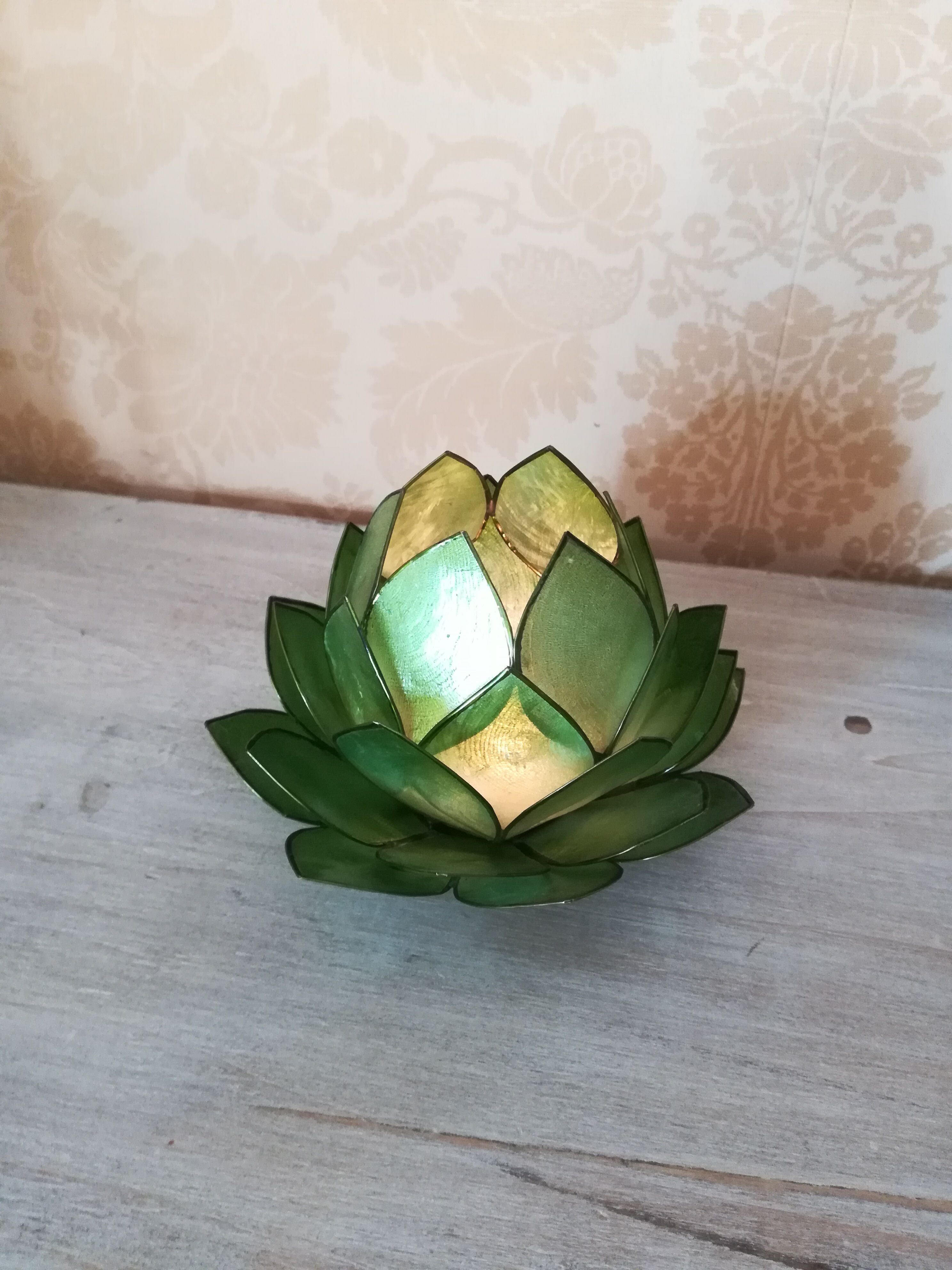 Photophore in mother-of-pearl