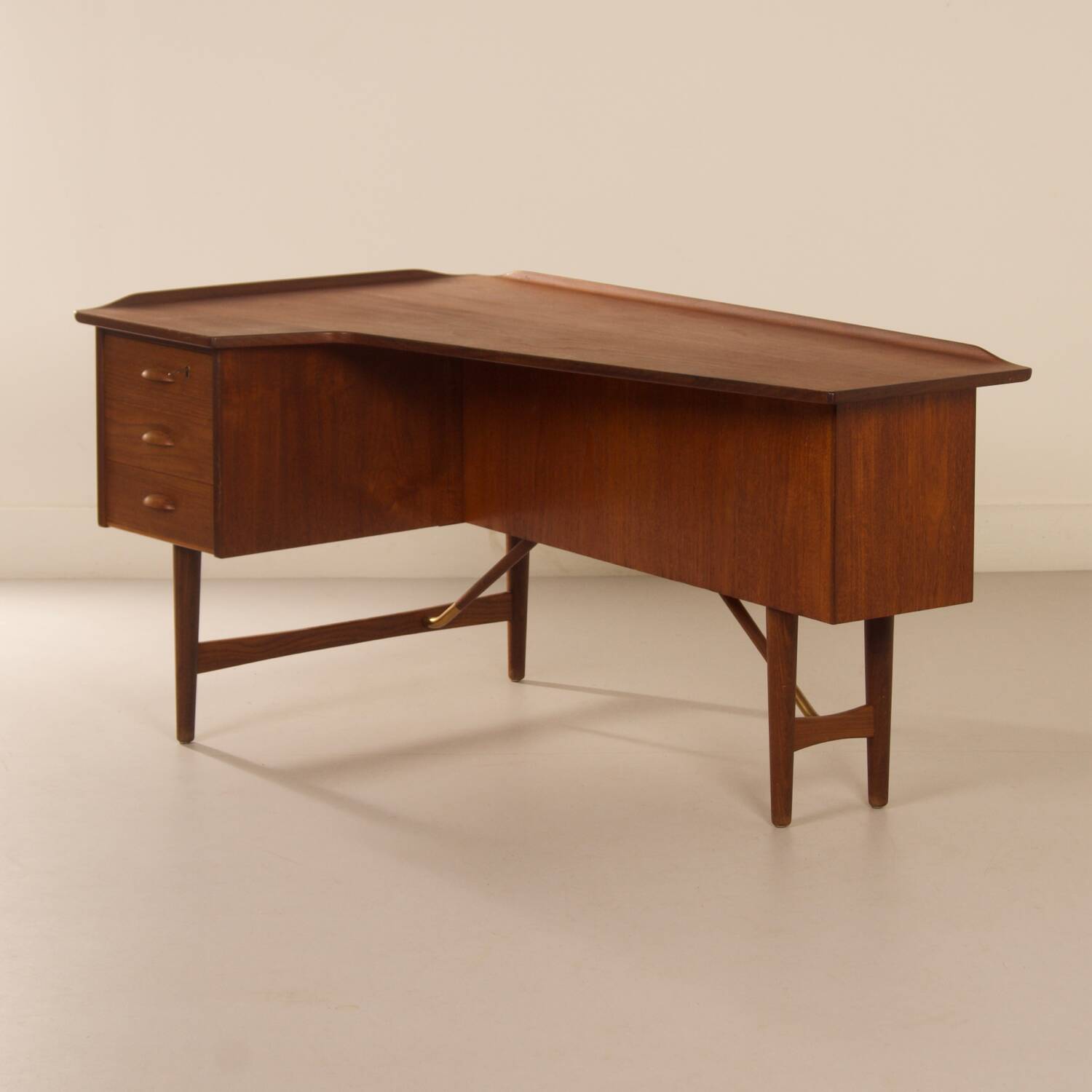 Boomerang desk by Peter Løvig Nielsen for Hedensted mobelfabrik, 1960s