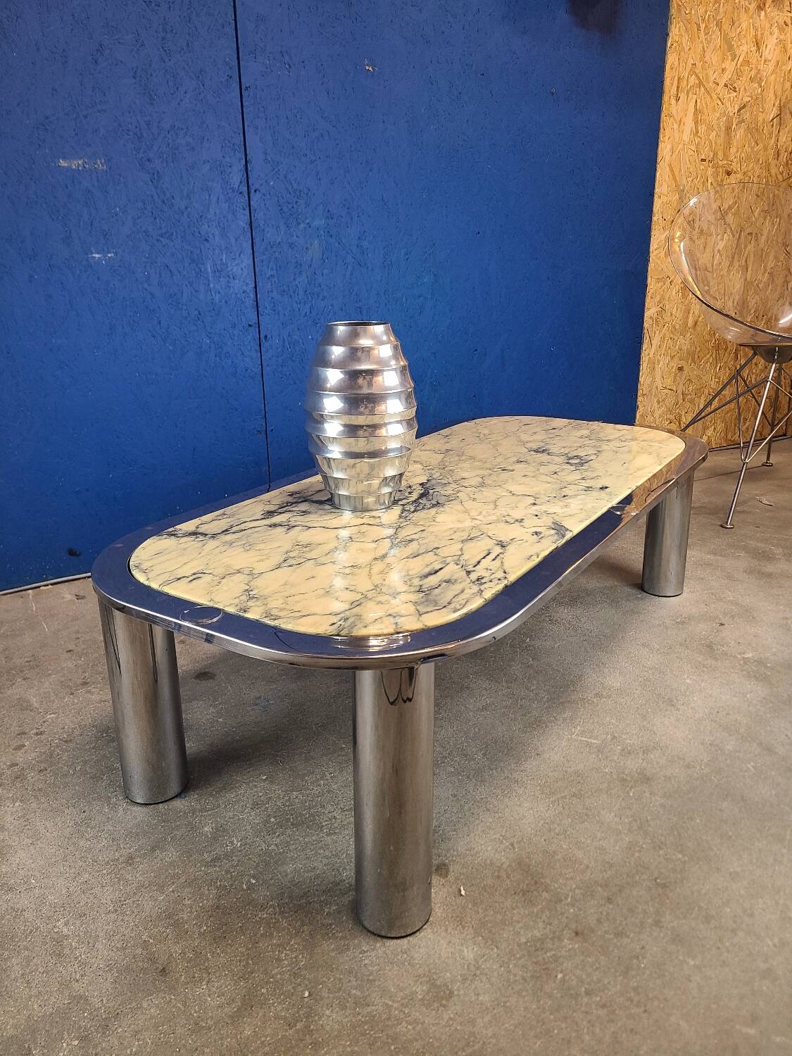 Italian design coffee table from the 70s, marble and chrome