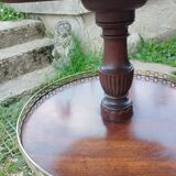 Table de chevet, table d'appoint ancienne style Louis XVI en bois et plateau en marbre