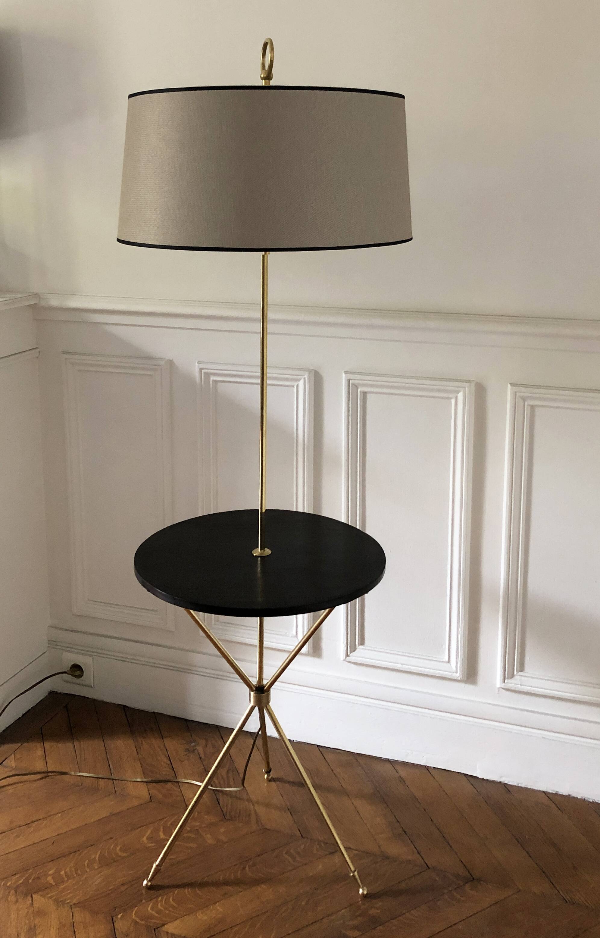 Vintage tripod side table lamp in brass from 1950 - 1960.