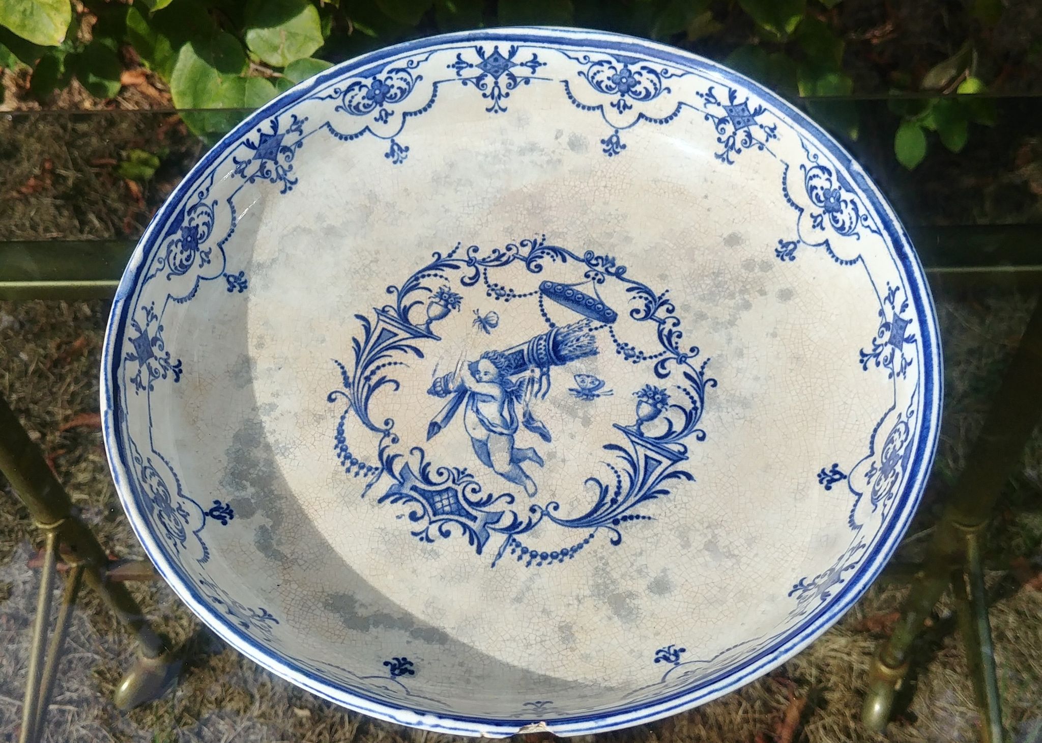 Fruit bowl from the Moustiers de Bordeaux earthenware factory by Jules Vieillard & Cie 1890.95