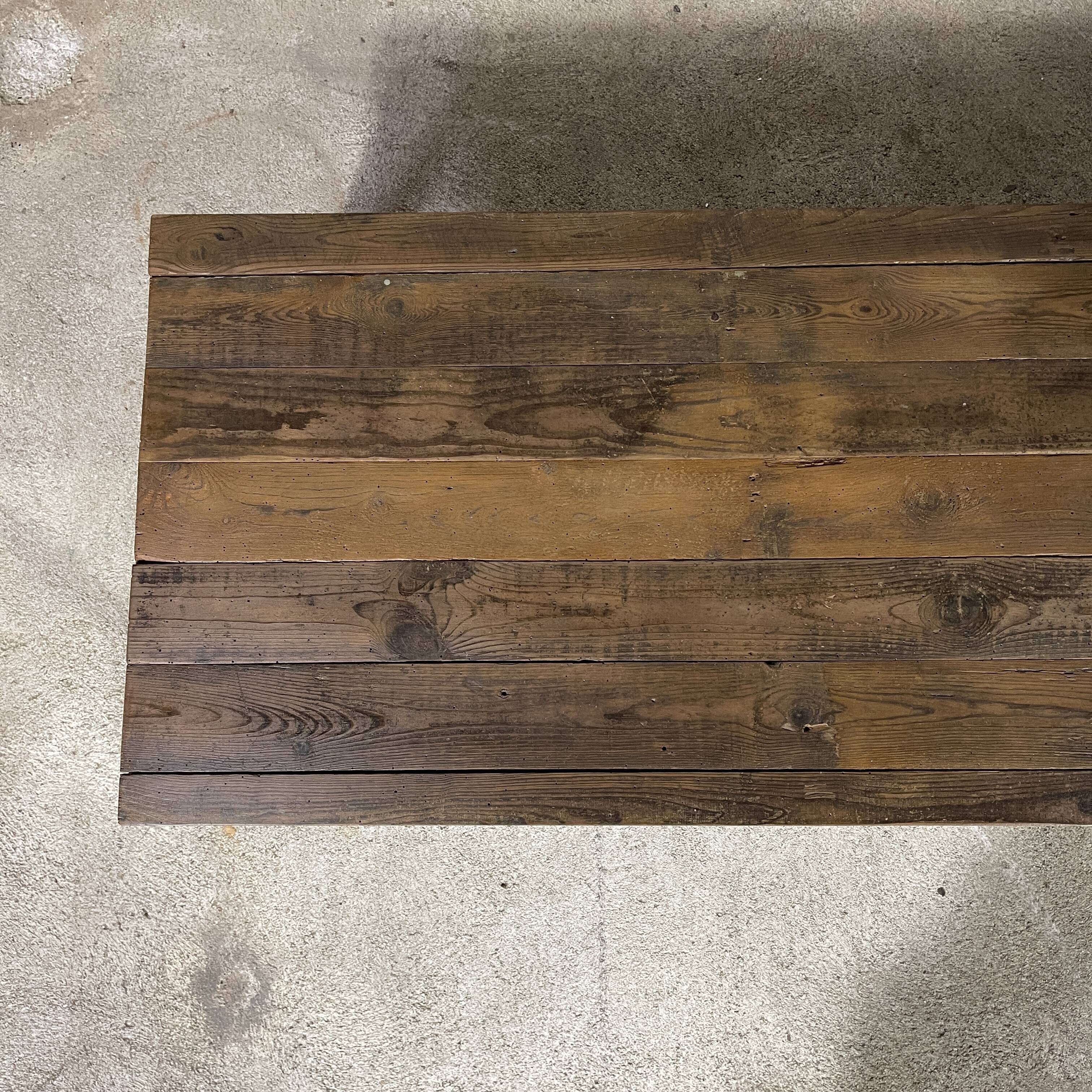 Coffee table in steel and wood