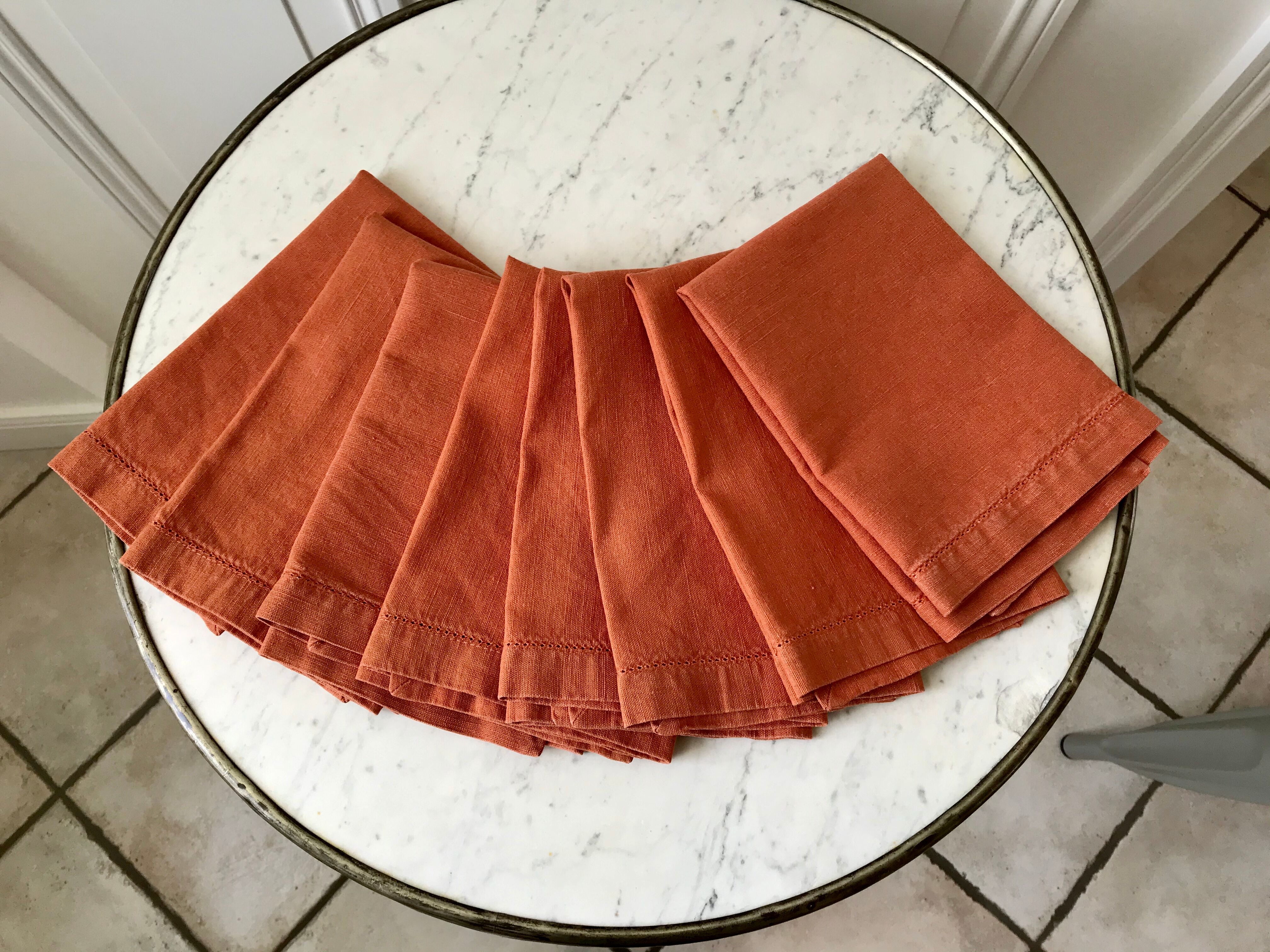 Lot de 8 serviettes de table en lin ajourées couleur terracotta