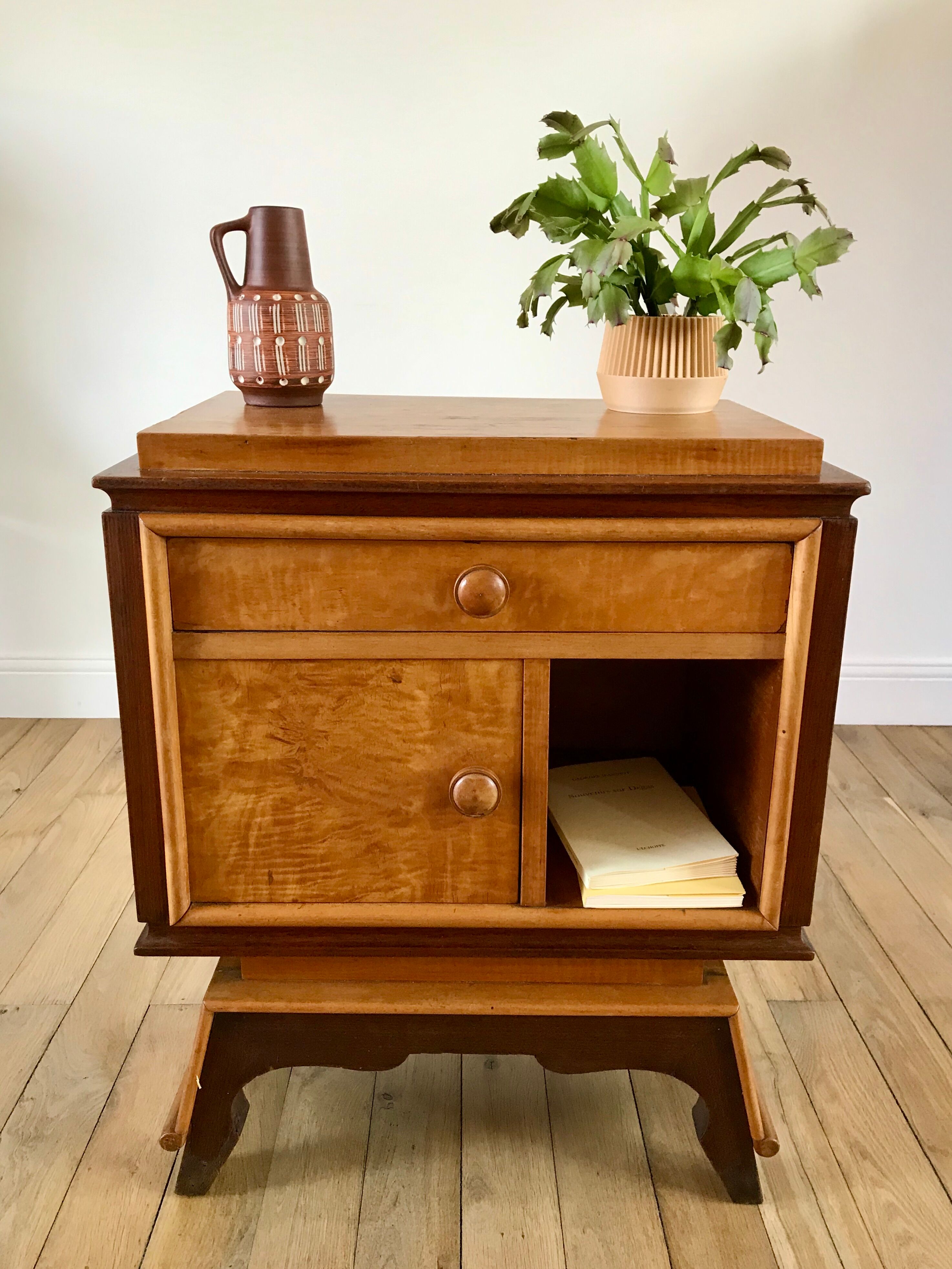 Bedside table in orm magnifying glass art deco 30s