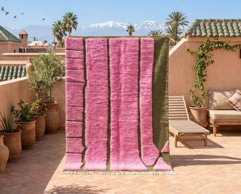 Handwoven traditional Berber rug, size 150/250 cm.