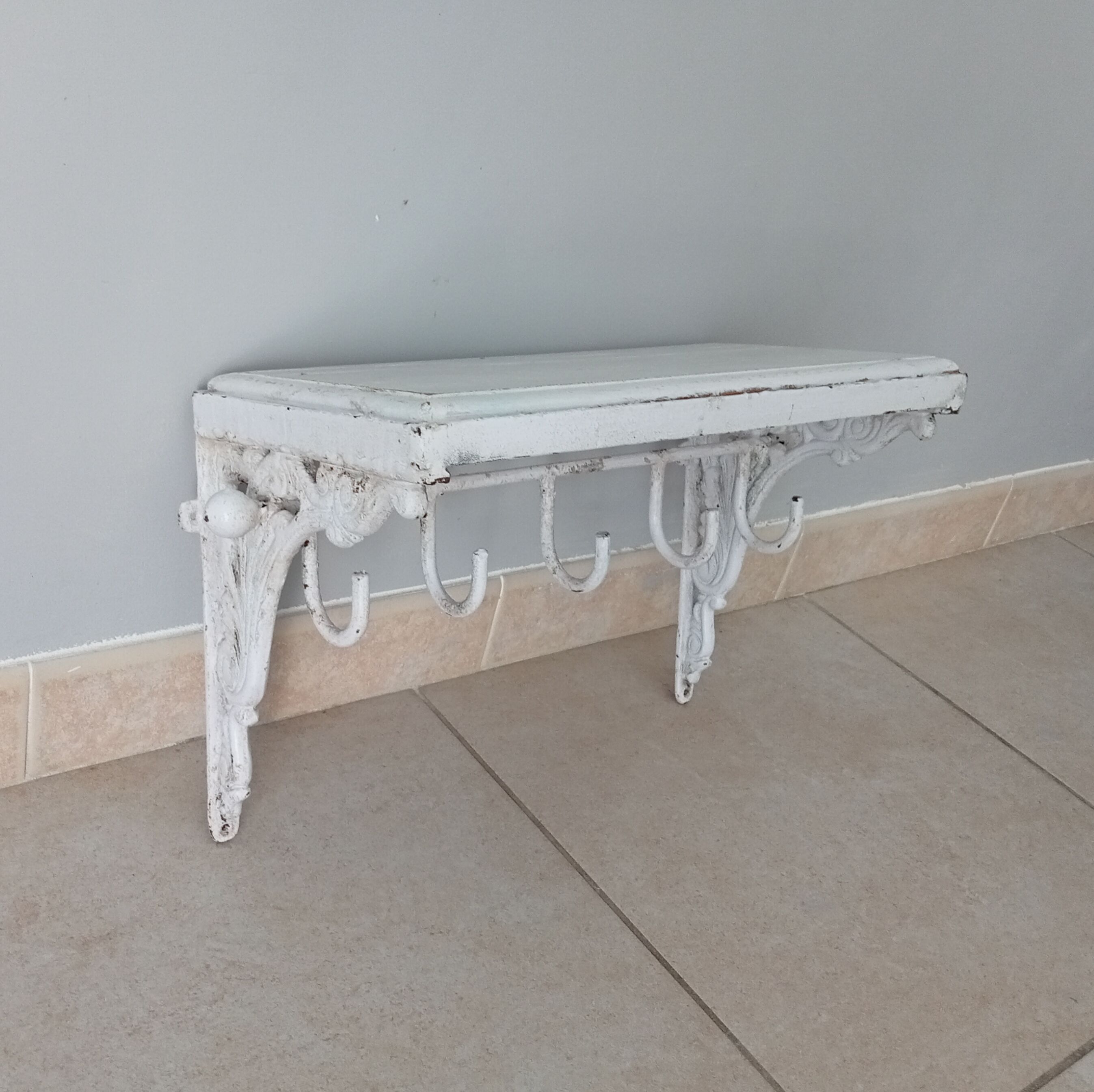 Old coat rack in cast iron and wood, 20s/30s
