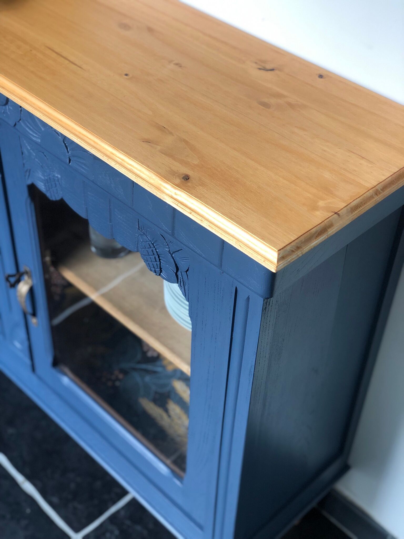 Art Deco window furniture gray blue