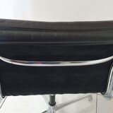 Fauteuil en cuir Softpad design Eames pour Herman Miller, années 70