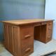 Bureau à caisson d'administration en chêne