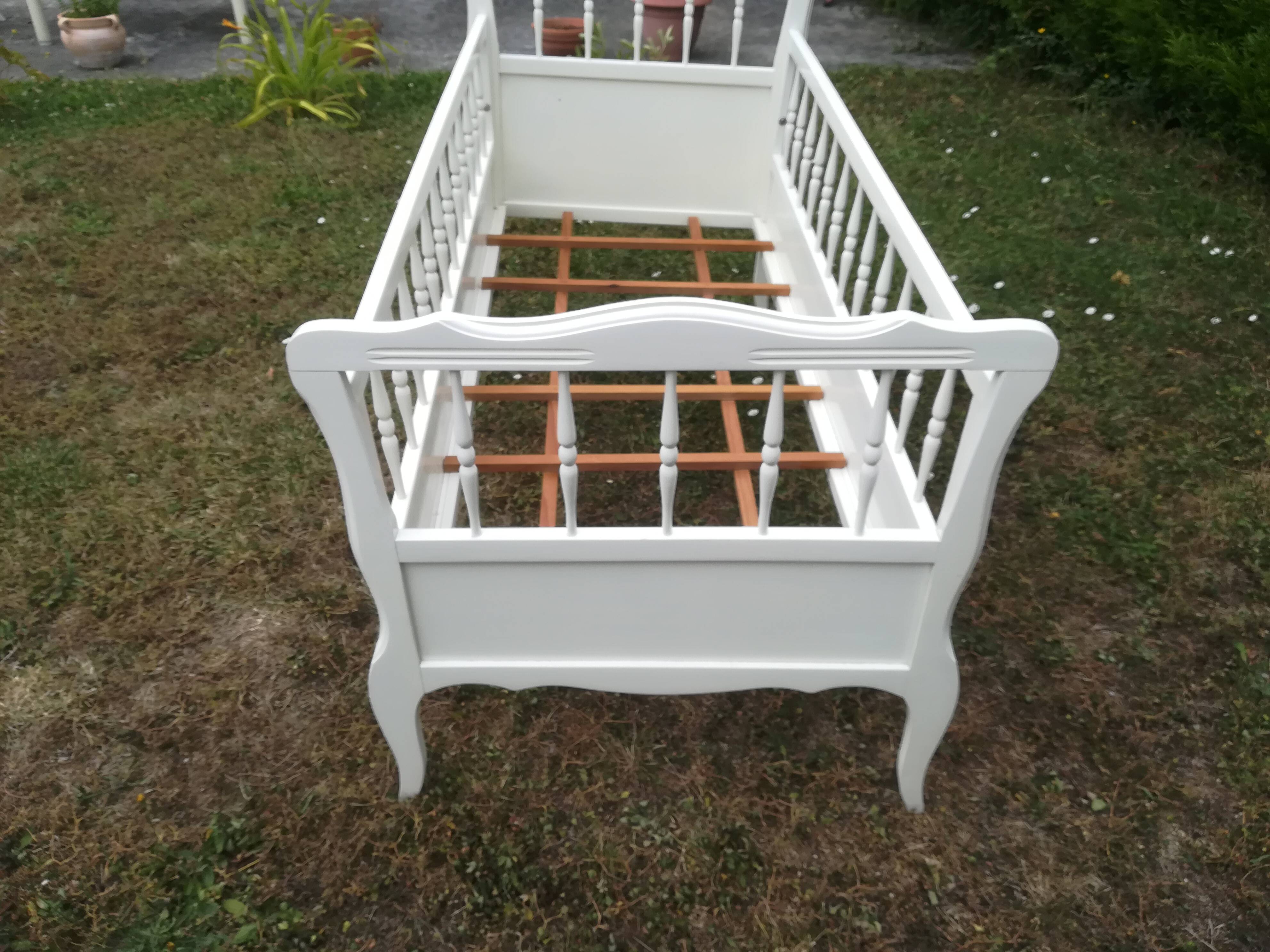 Children's bed from 1980