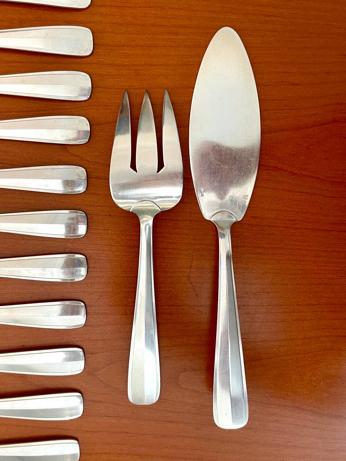 Ravinet d'enfert fish service, 12 place settings with serving cutlery