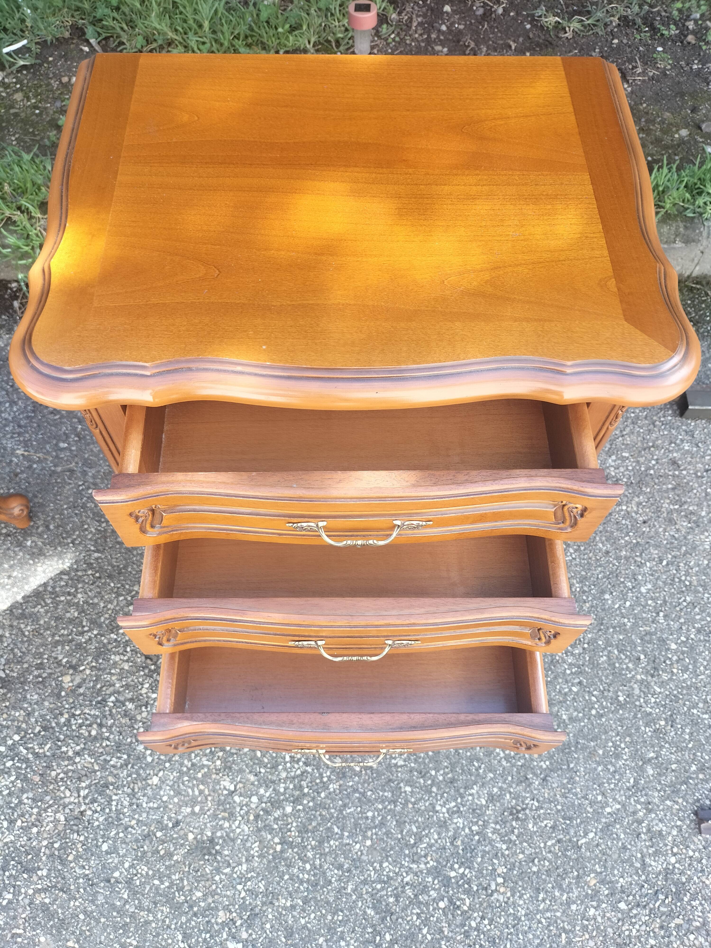 Set of 2 bedside tables