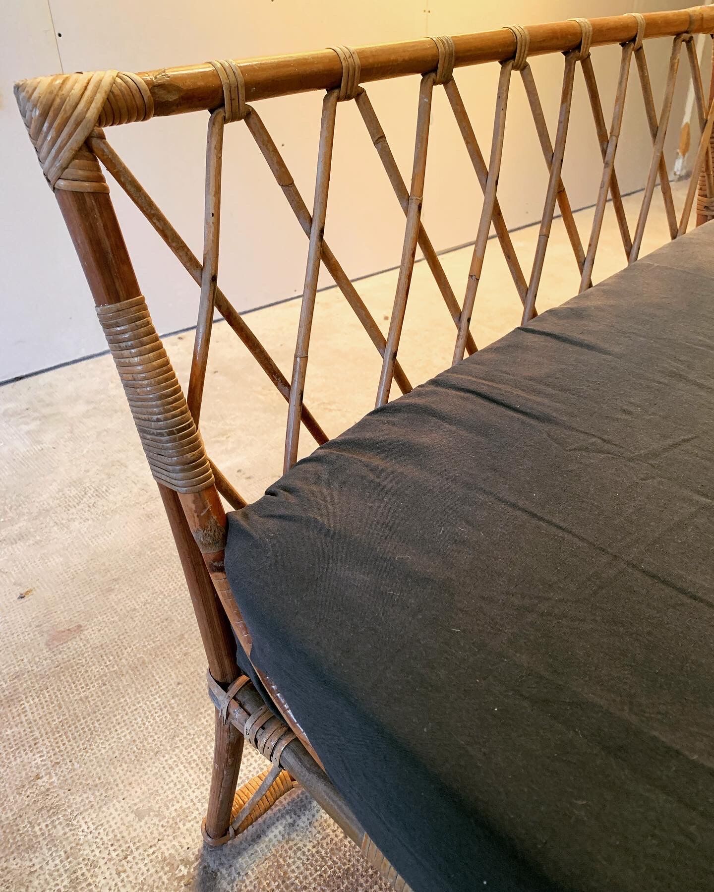Rattan bed