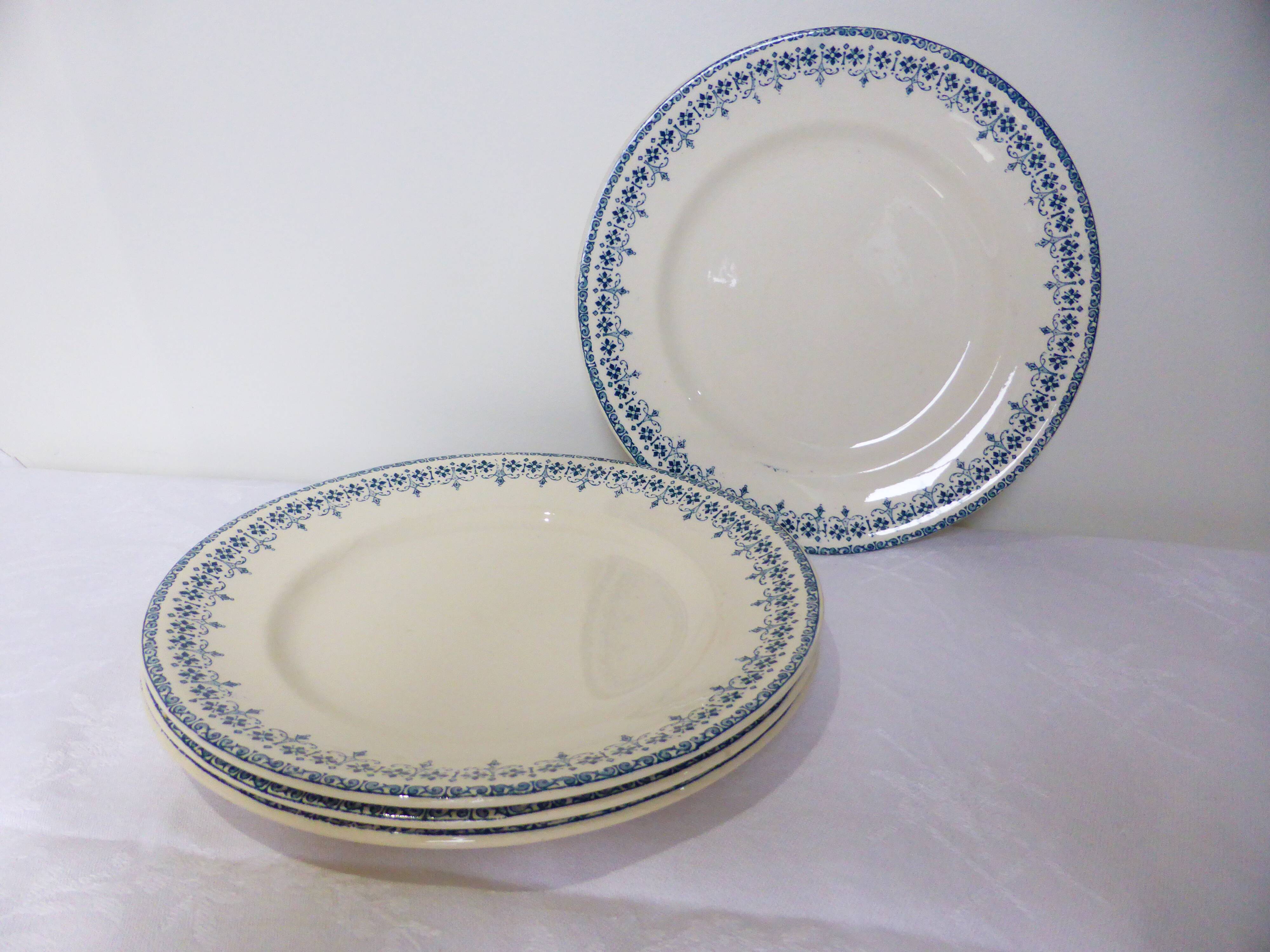 4 vintage dessert plates of Longwy