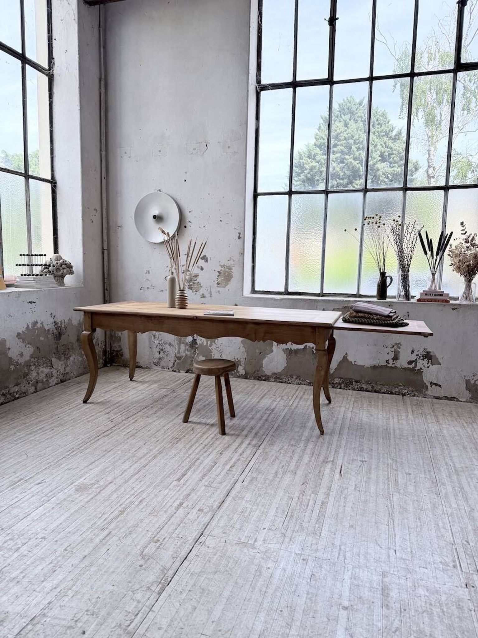 Table de ferme merisier pieds galbés XIXème