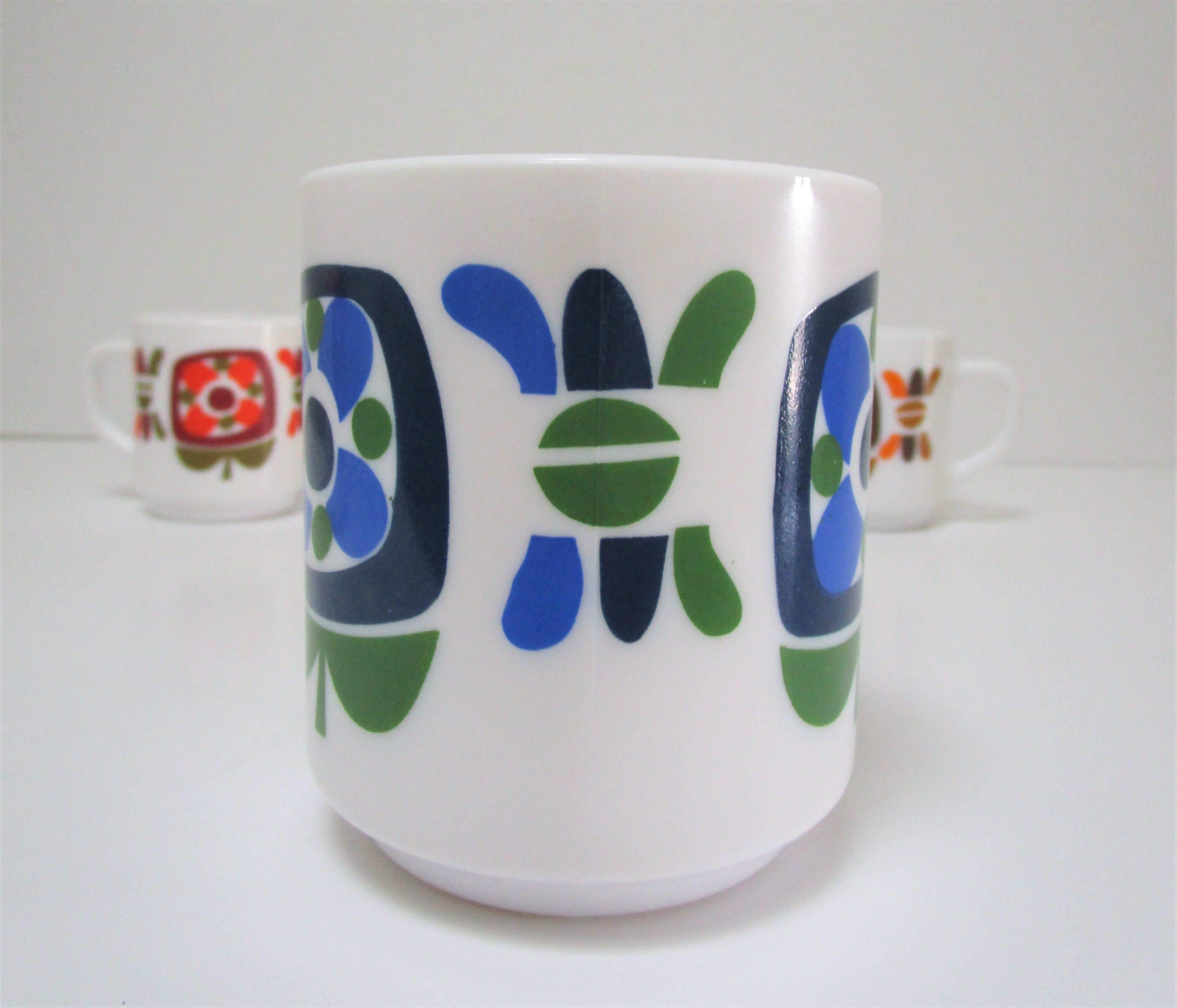 Three mugs and two cups decoration flowers design Jean-Charles Meunier 70s