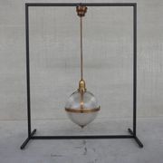 Suspension en laiton et en verre de style holophane du milieu du siècle