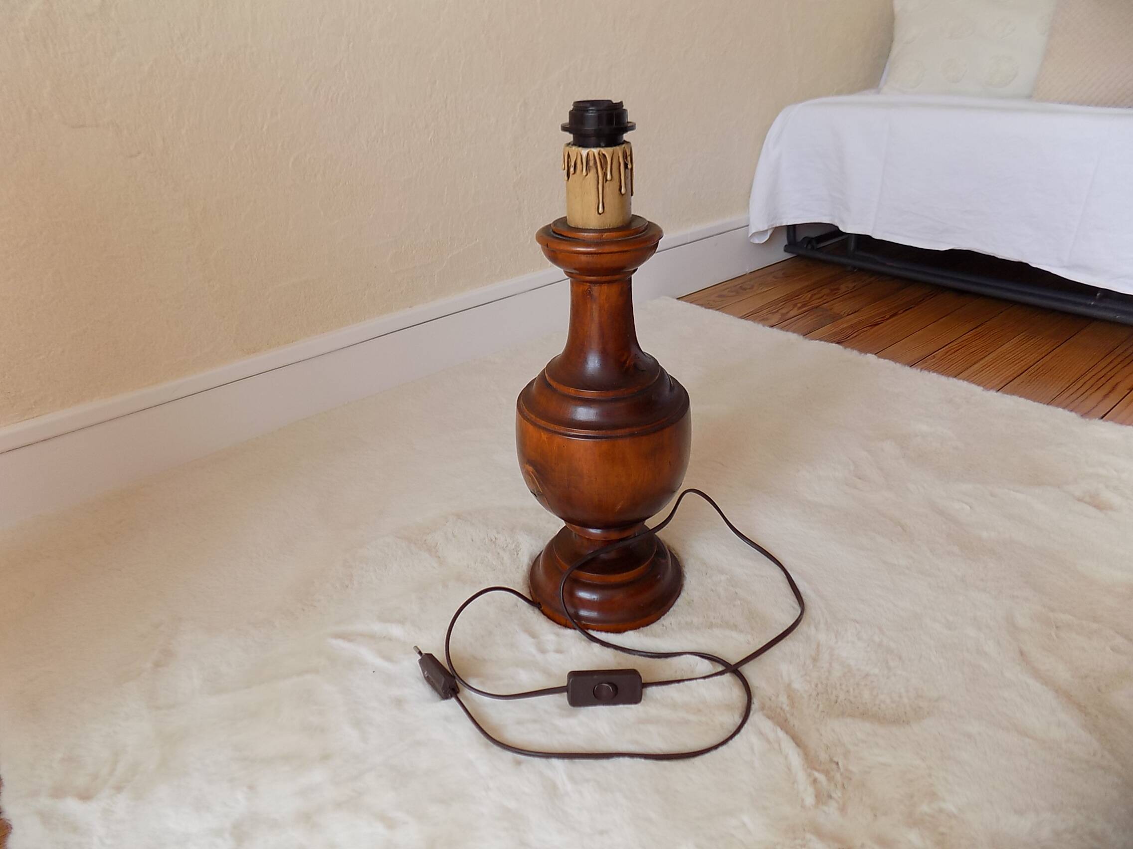 lampe de sol vintage pied en bois tourné