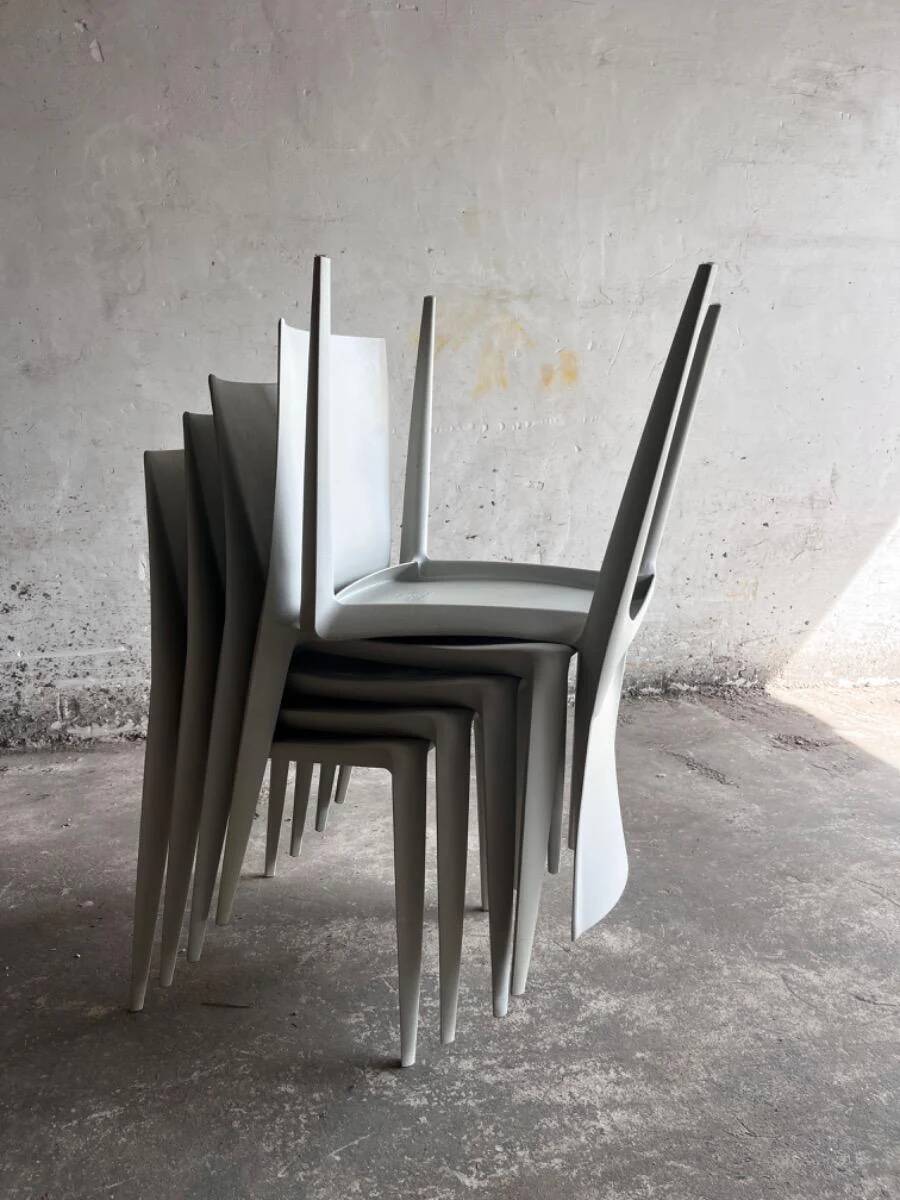 Ensemble de 6 chaises Bellini empilables en polypropylène gris clair, design italien de Mario Bellini