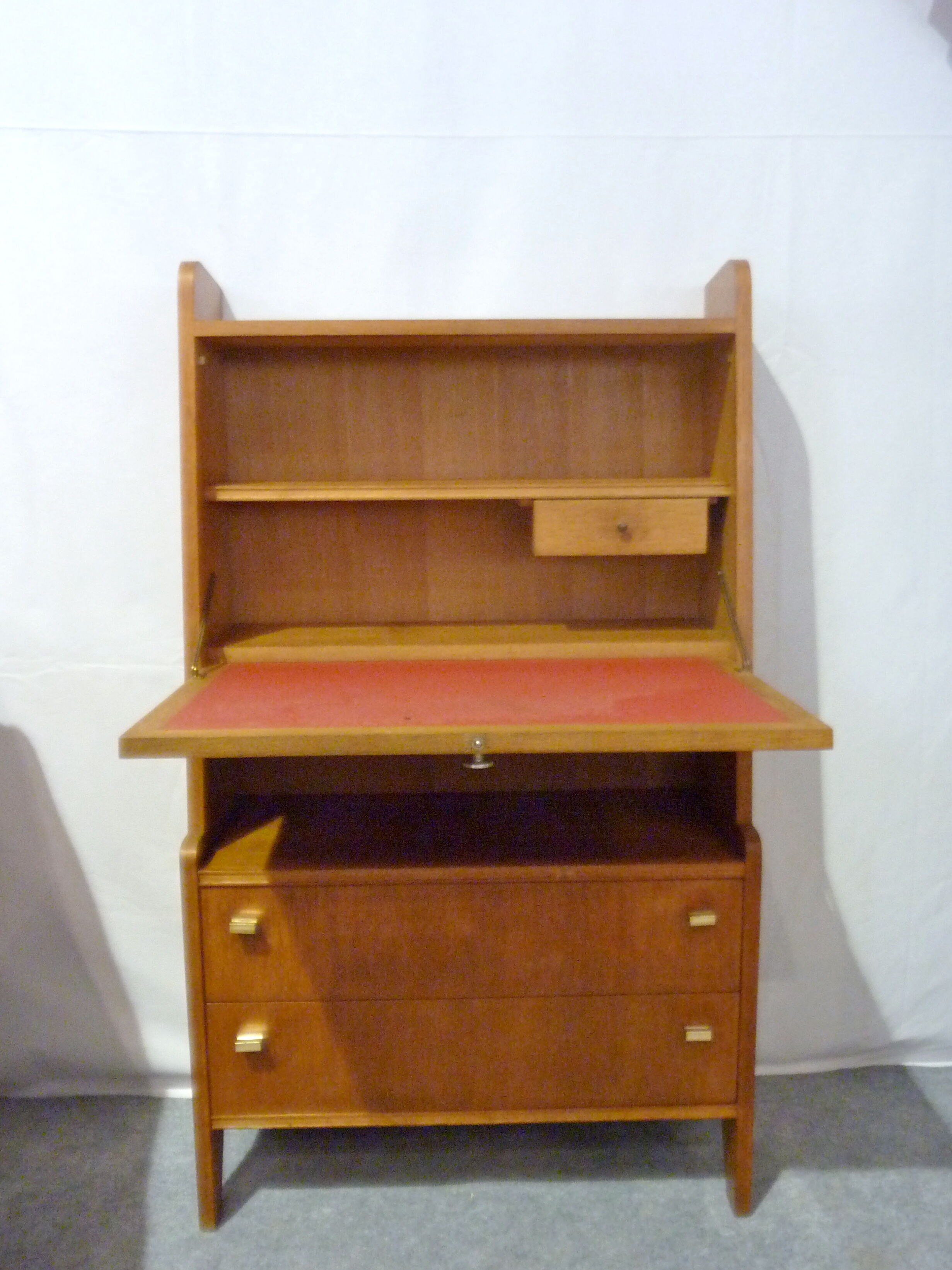 Secretary in light wood of the 1960s
