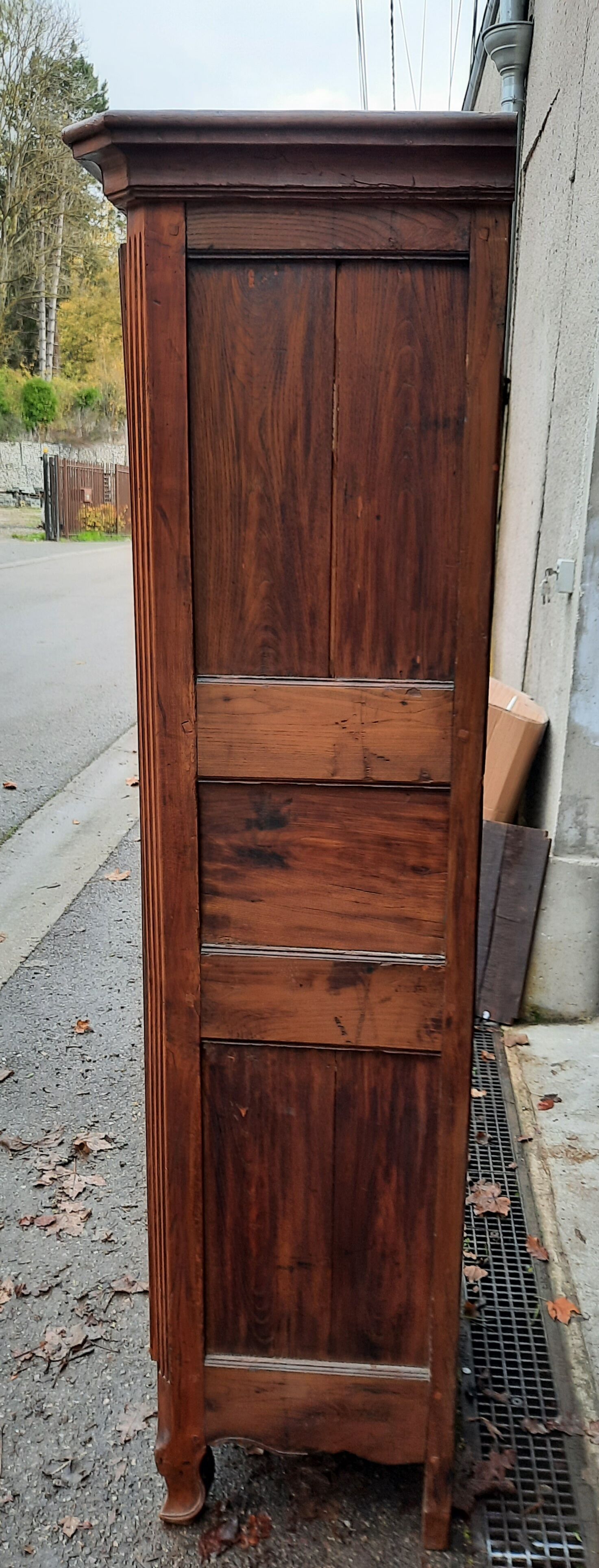 18th century single-door wardrobe
