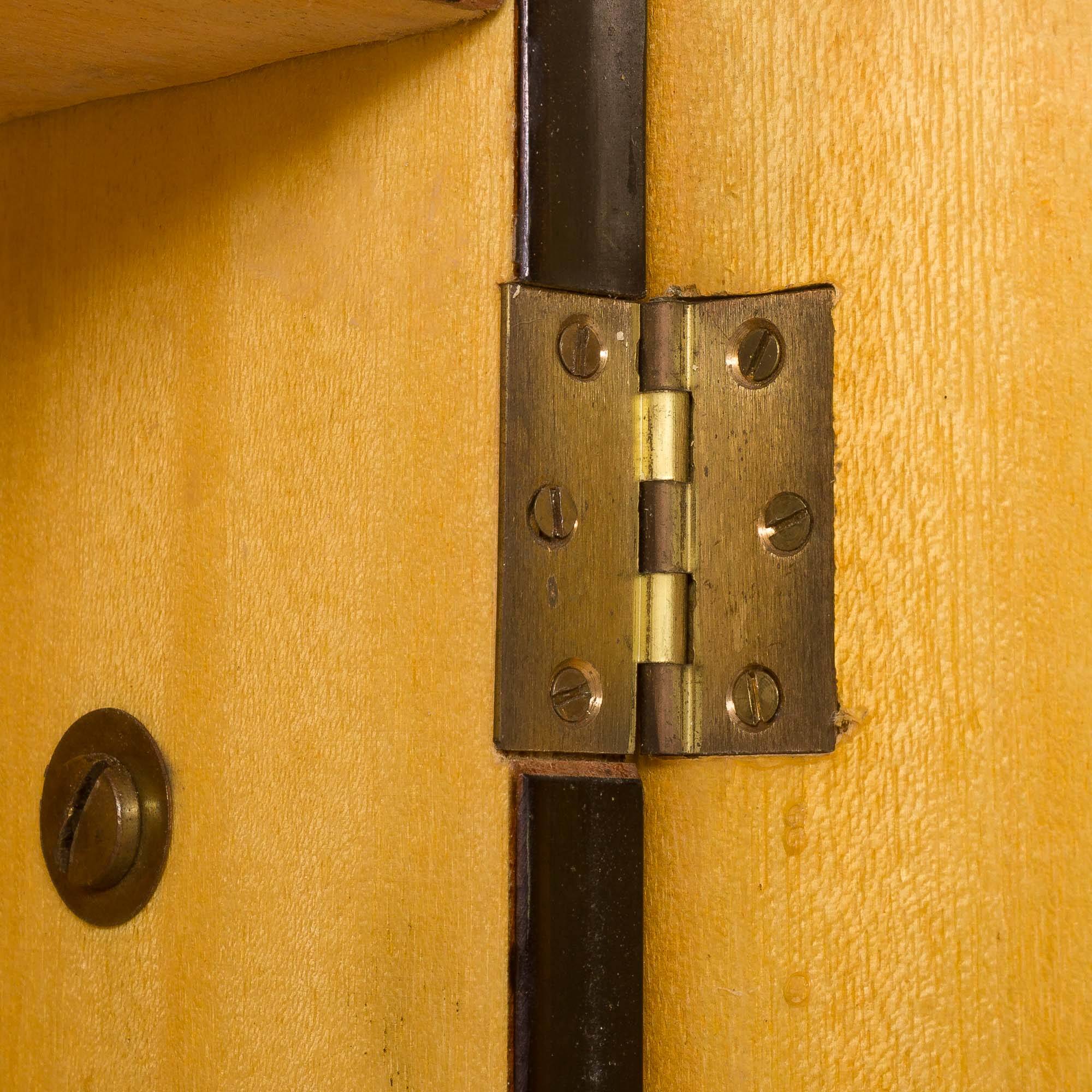 Italian vintage credenza in the style of Vittorio Dassi, 1950s