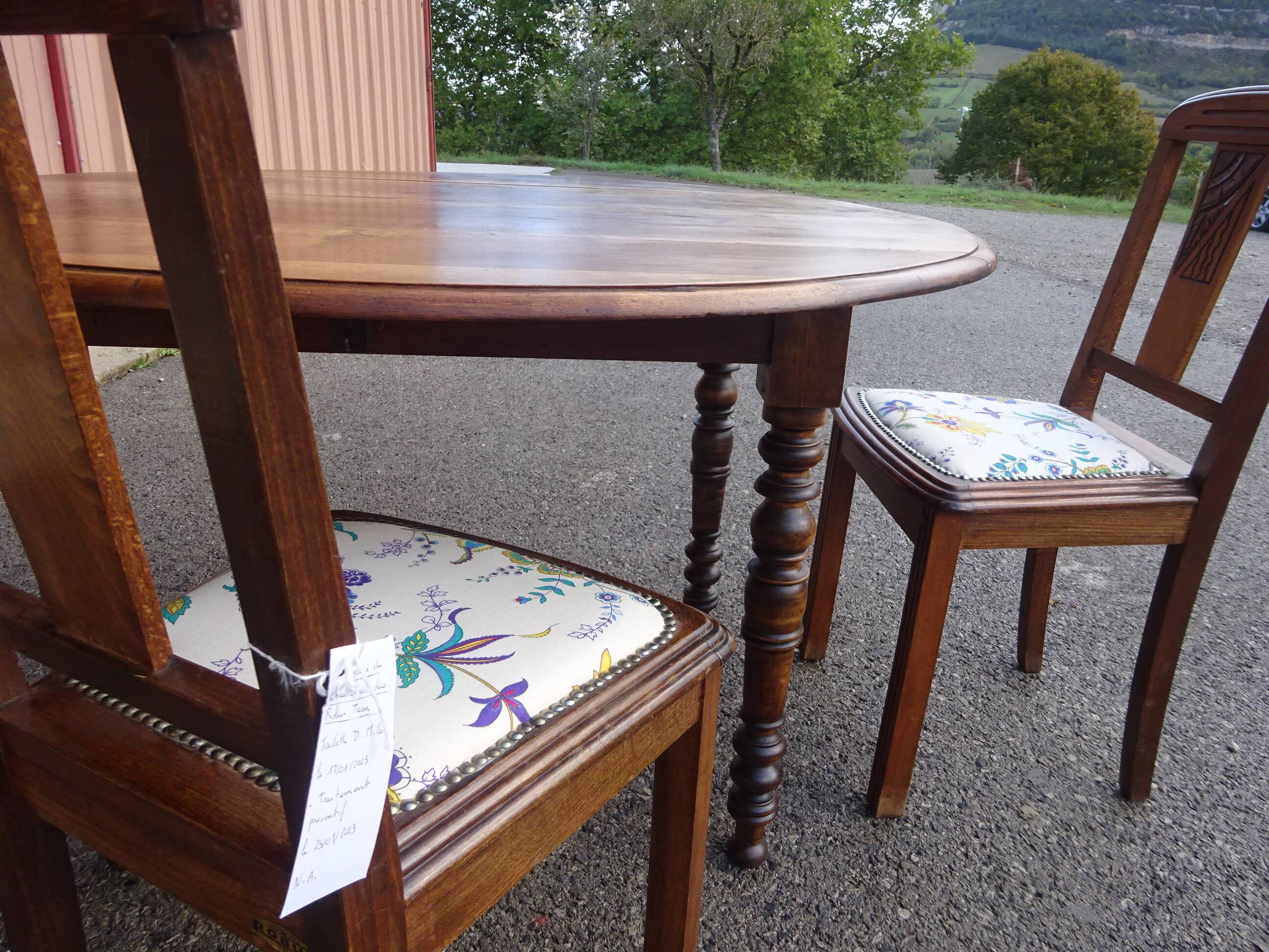 Art Deco chairs, Robur, both.
