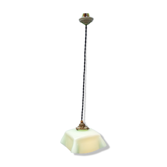 Green opaline suspension