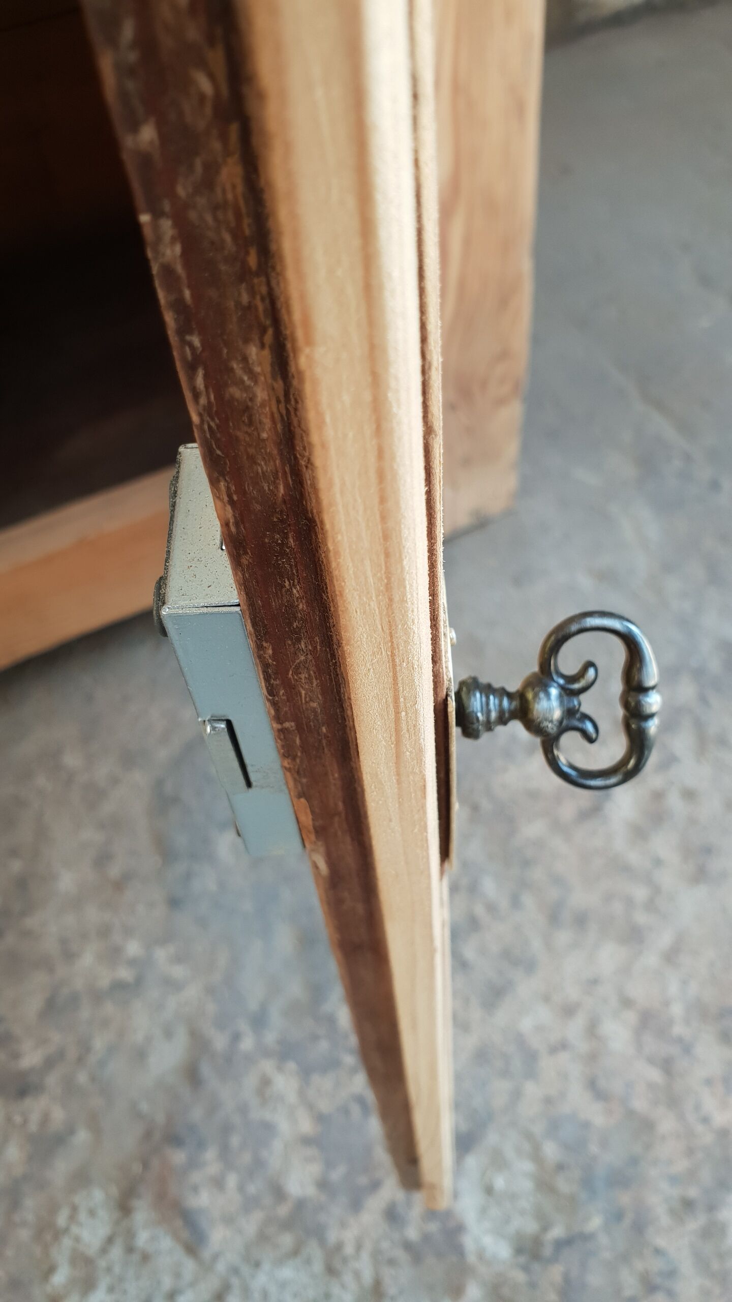 Old pine buffet