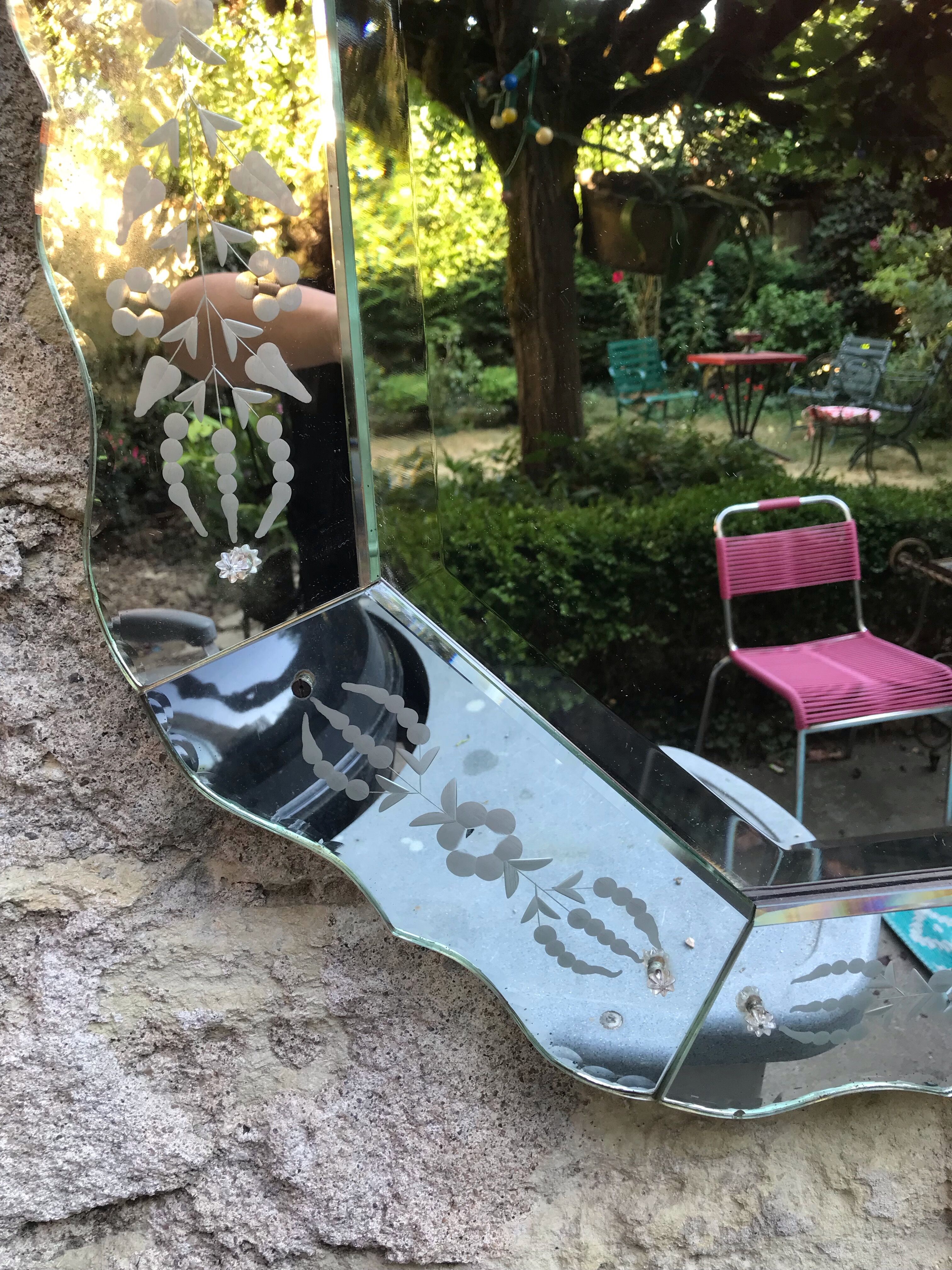 Octagonal Venetian mirror 89 x 68 cm